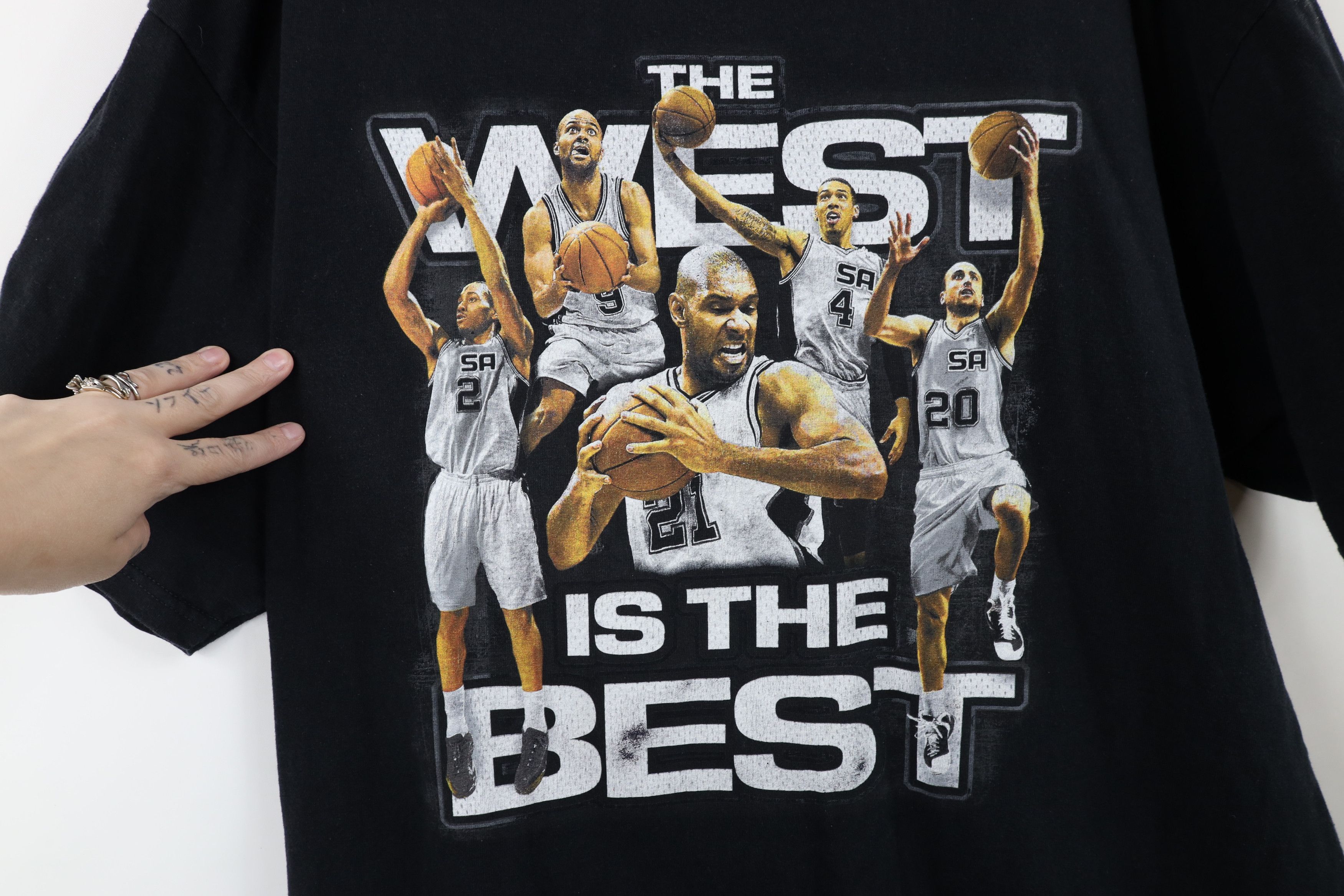 Vintage Vintage Y2K Faded San Antonio Spurs Basketball T-Shirt Black Size US XXL / EU 58 / 5 - 4 Thumbnail
