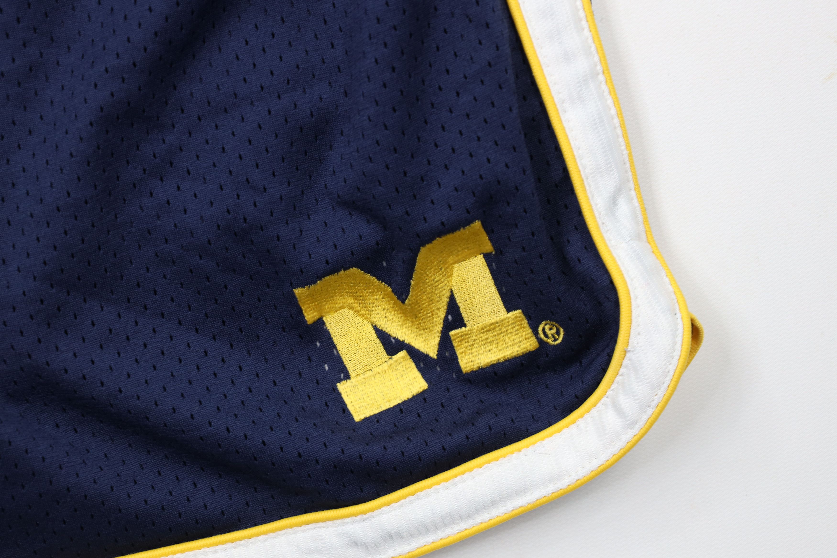 Starter × Vintage Vintage 90s Starter University of Michigan Basketball Shorts Size US 34 / EU 50 - 5 Thumbnail