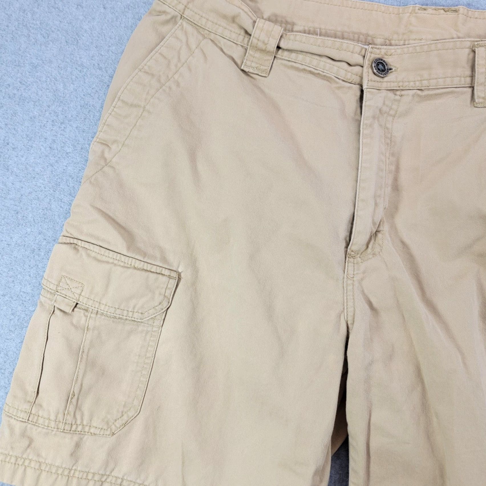 Vintage Columbia Cargo Shorts Mens 38 Khaki Cotton Utility Pockets Hiking Outdoor Trail Beige Shorts Mens Cargo Short 38 Inseam 10 Size US 38 / EU 54 - 4 Thumbnail