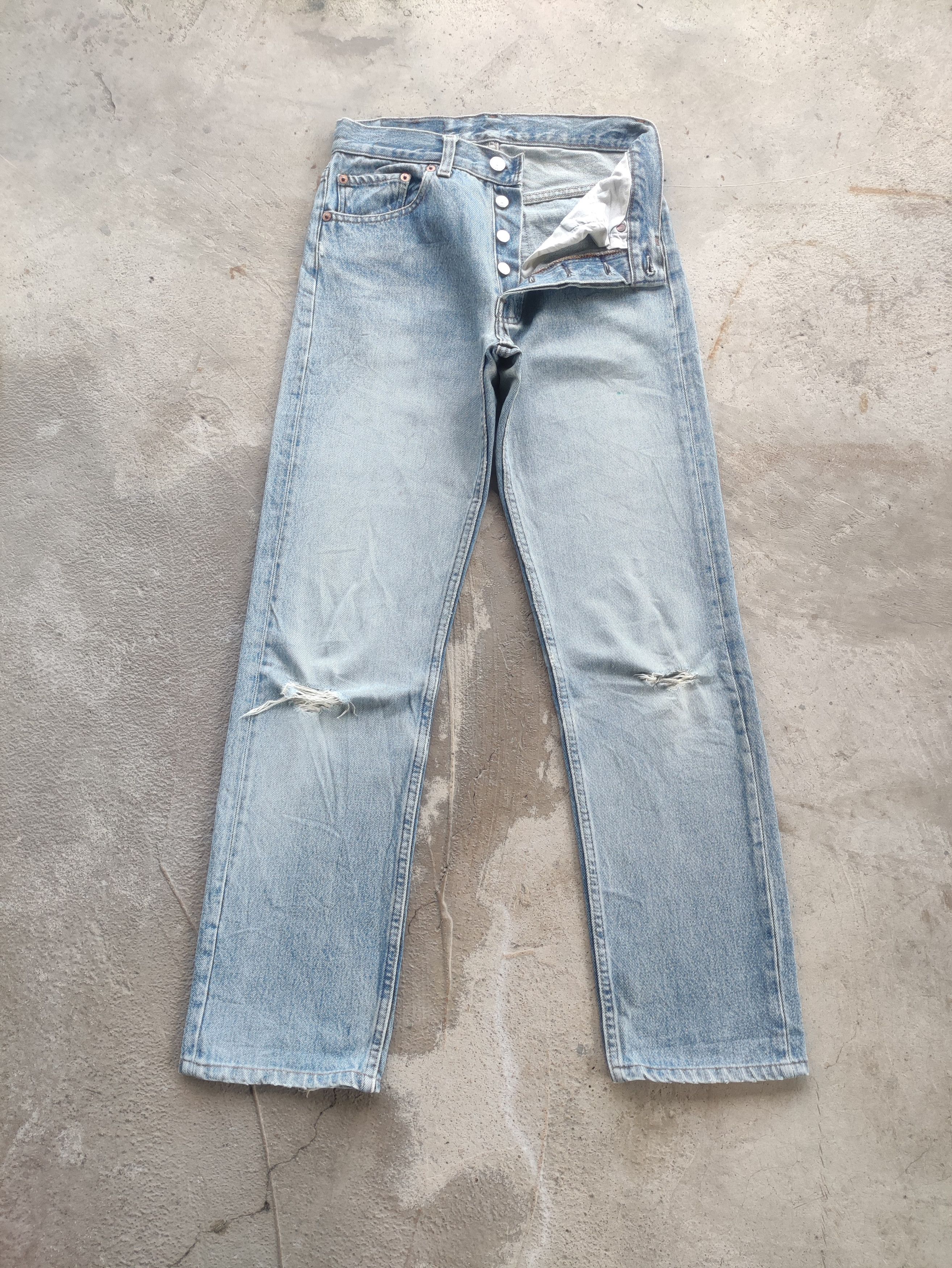 Levi's Vintage Levis 501 Button Baggy Distressed Faded Denim Size US 27 - 1 Thumbnail