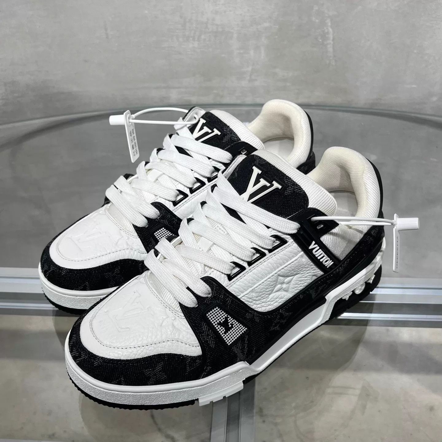 Louis Vuitton LV Trainer black white denim 37.5 Size US 7 / IT 37 - 2 Thumbnail