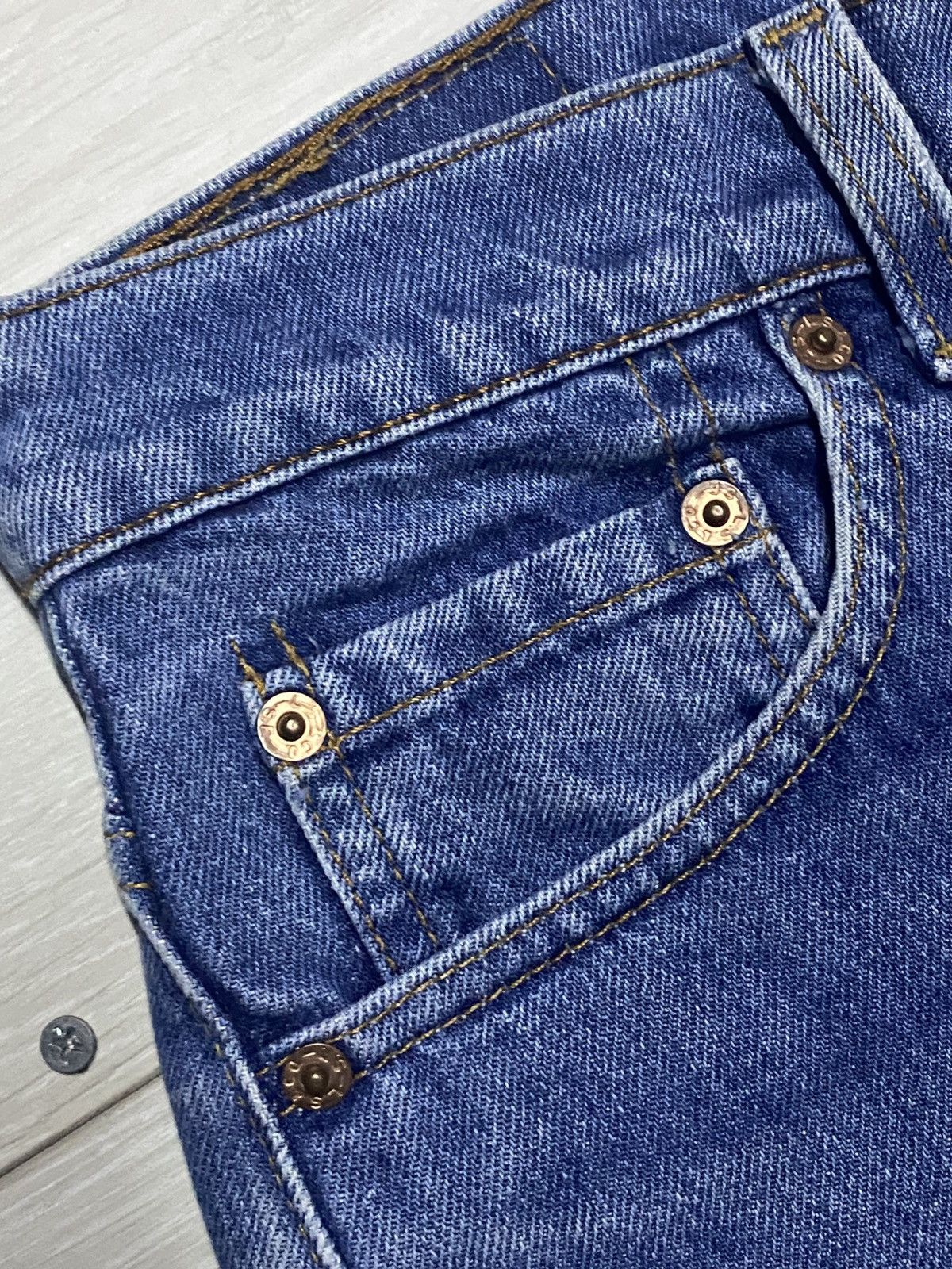 Levi's Vintage Levis 501 90s Blue Wash Distressed Jeans Size US 29 - 7 Thumbnail