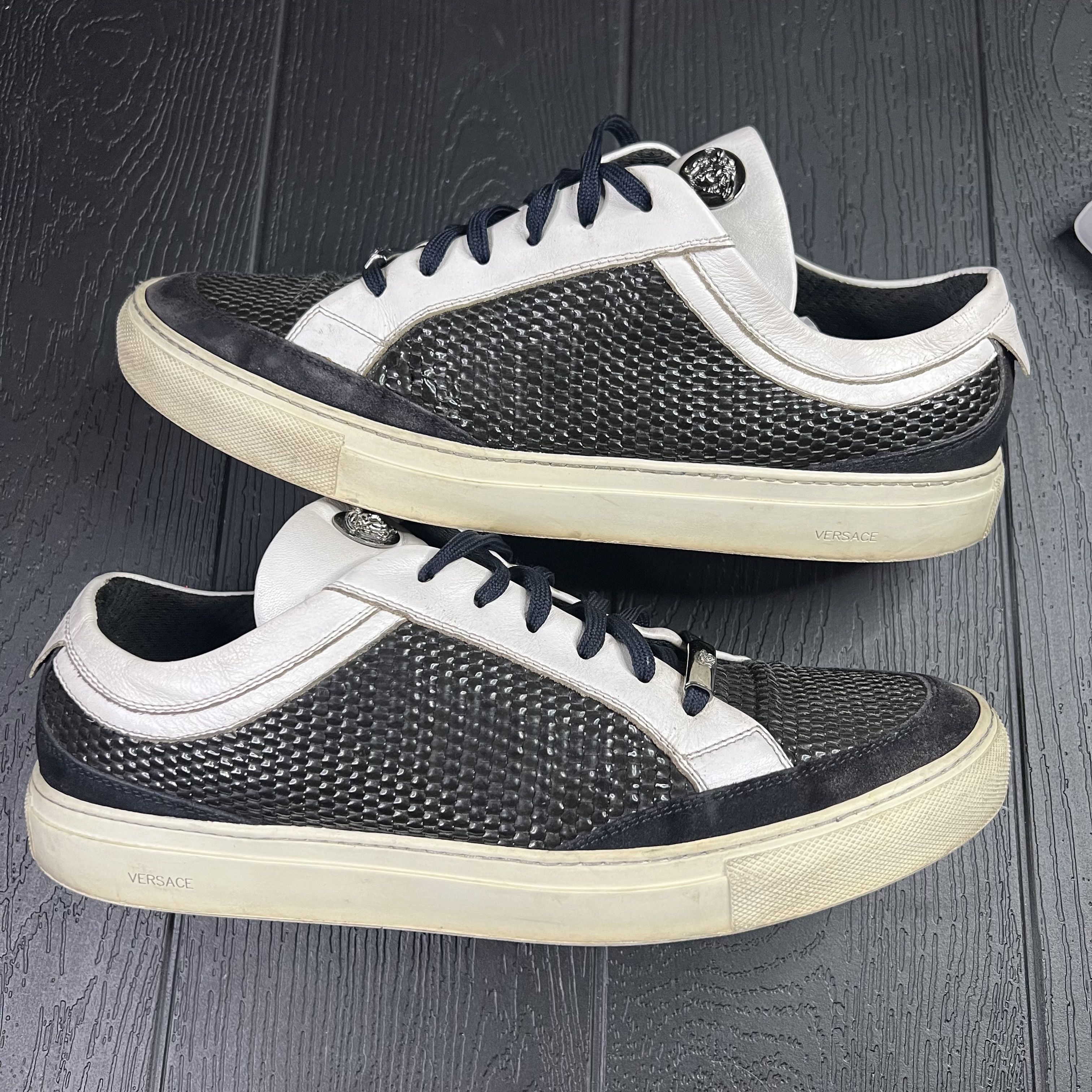 Versace Versace Medusa Low Top Sneaker Size US 11 / EU 44 - 2 Thumbnail