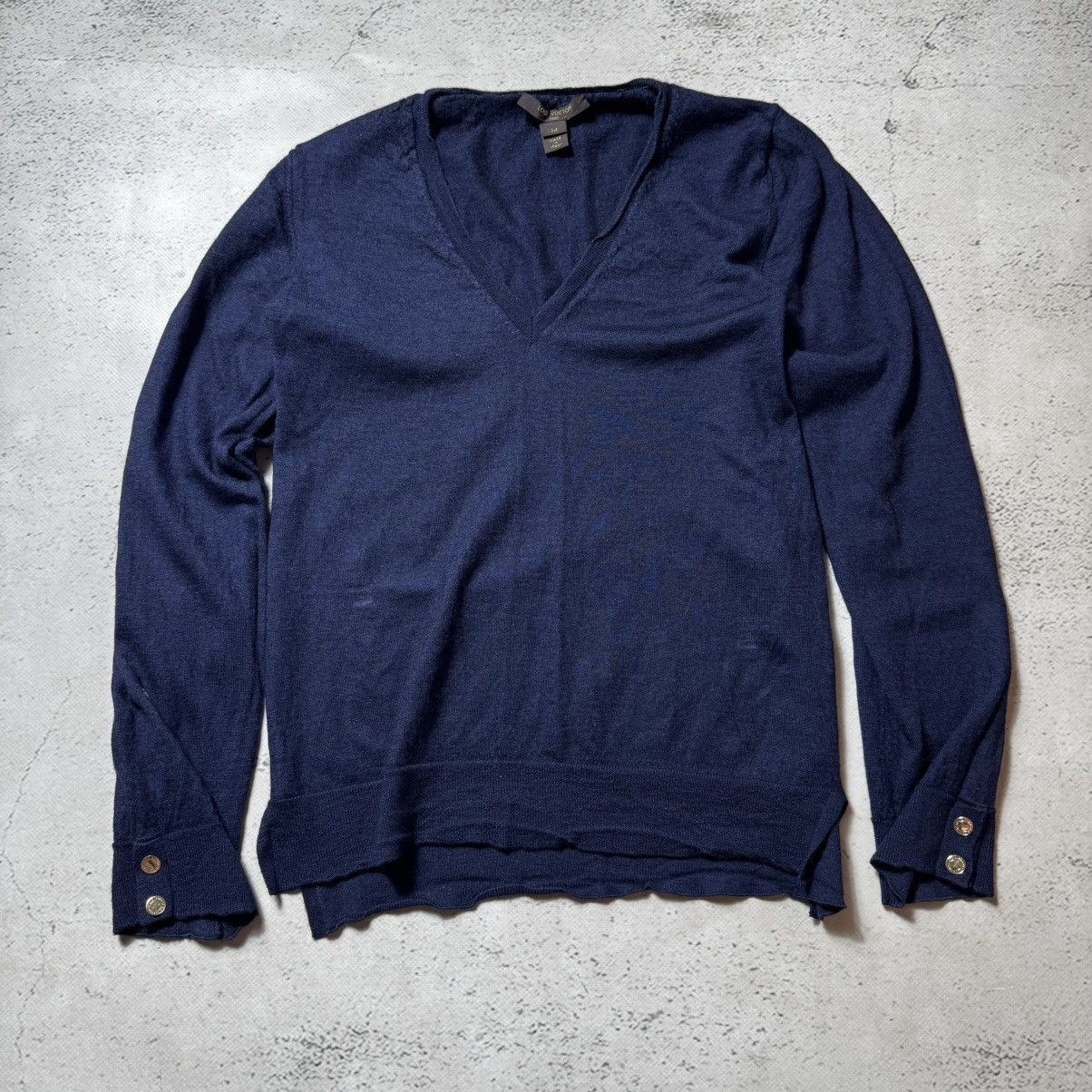 Louis Vuitton vintage louis vuitton cashmere sweater wool gold buttons Size M / US 6-8 / IT 42-44 - 1 Thumbnail