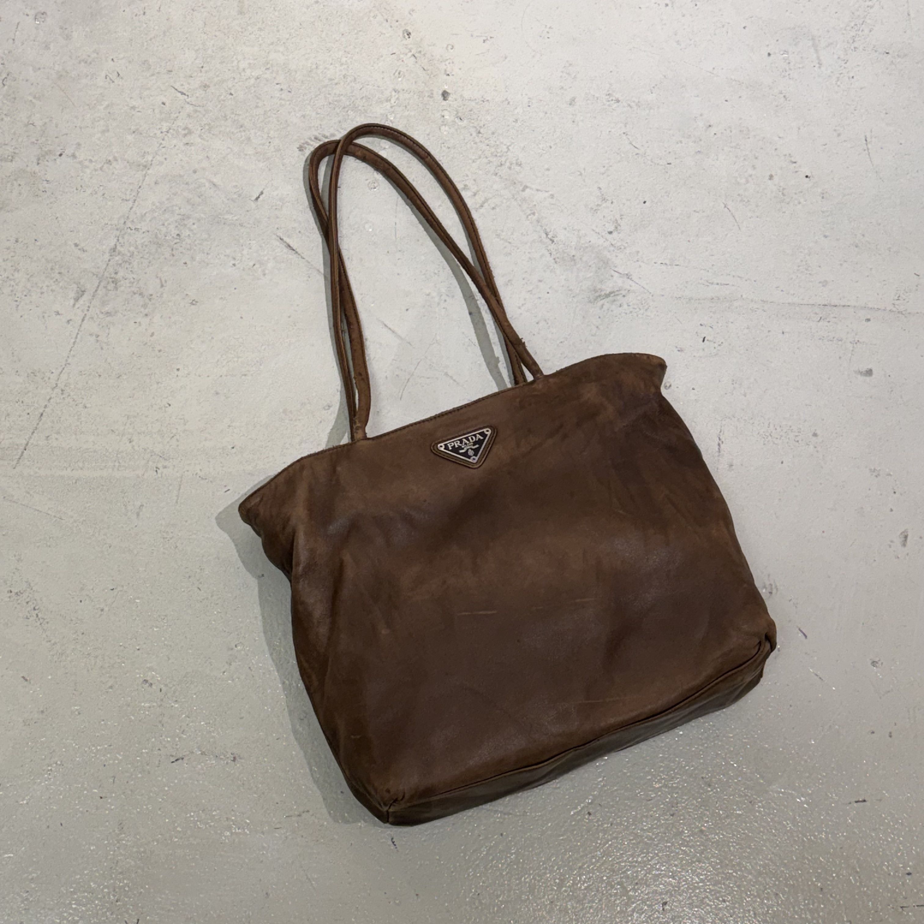 Prada Prada Plate Logo Leather Tote Bag Size ONE SIZE - 1 Thumbnail
