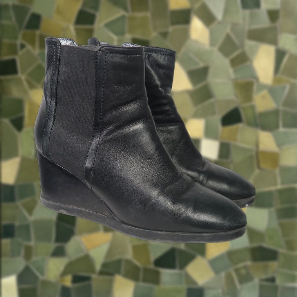 Aquatalia AQUATALIA Black Leather Wedge Heel Chelsea Ankle Boots Women 11 Boots Chelsea Wedge Black Leather Aquatalia Women 11 Size US 11 / IT 41 - 1 Thumbnail