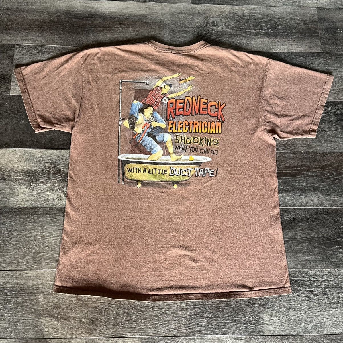 Vintage Vintage 2000s Red Neck Sportsman Electrician Parody T Shirt Size US XL / EU 56 / 4 - 1 Thumbnail