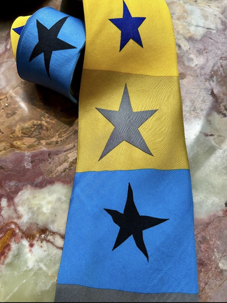 Other VINTAGE 1990s GENE MEYER SILK TIE BLUE YELLOW STARS JAPAN Size ONE SIZE - 2 Thumbnail