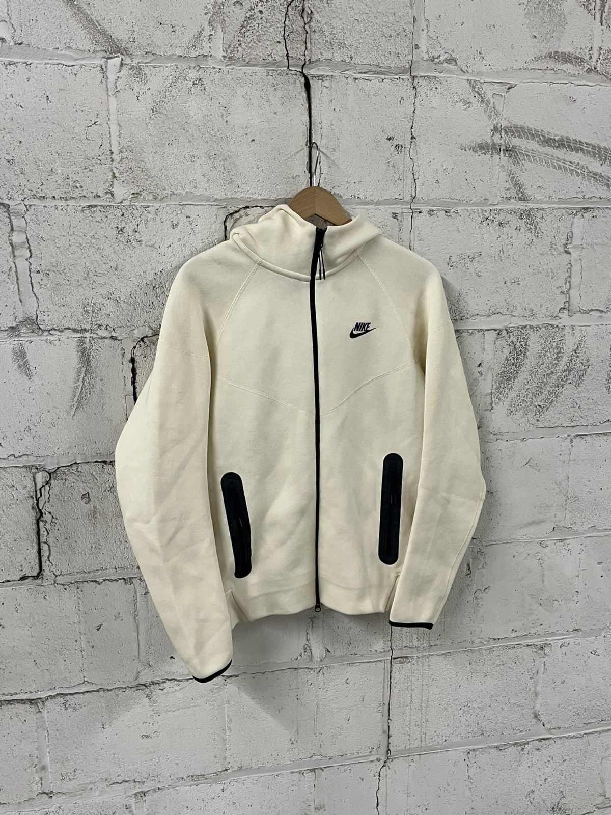 Nike Nike tech zip up hoodie cream colorway streetwear sports Size US S / EU 44-46 / 1 - 3 Thumbnail