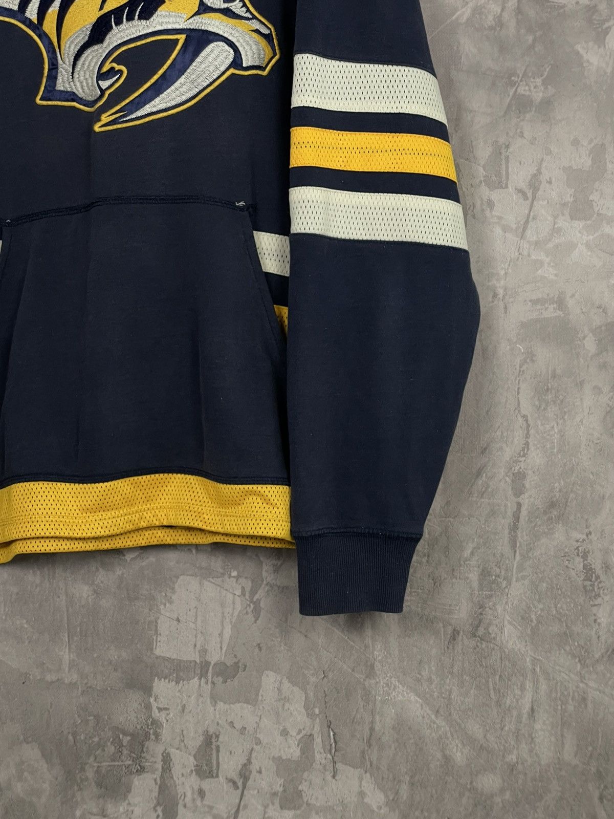 Ccm × NHL × Vintage Vintage CCM Streetwear Vintage Reebok NHL Hoodie Size US XL / EU 56 / 4 - 6 Thumbnail
