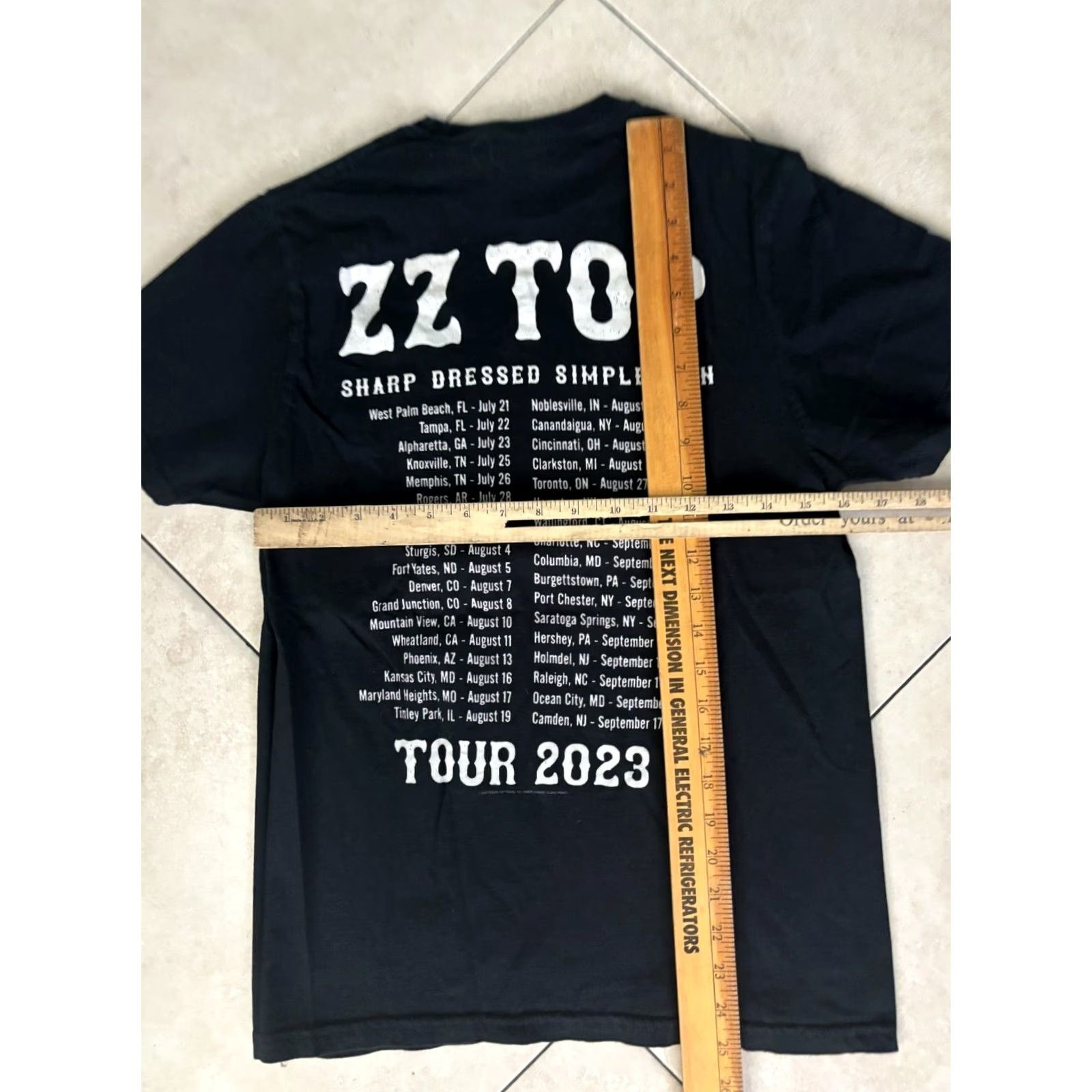Gildan Gildan T-Shirt Mens Short Sleeve Crew Neck Black ZZ Top Sharp Dressed Simple Man 2020s S Rock Band Tee Size US S / EU 44-46 / 1 - 5 Thumbnail