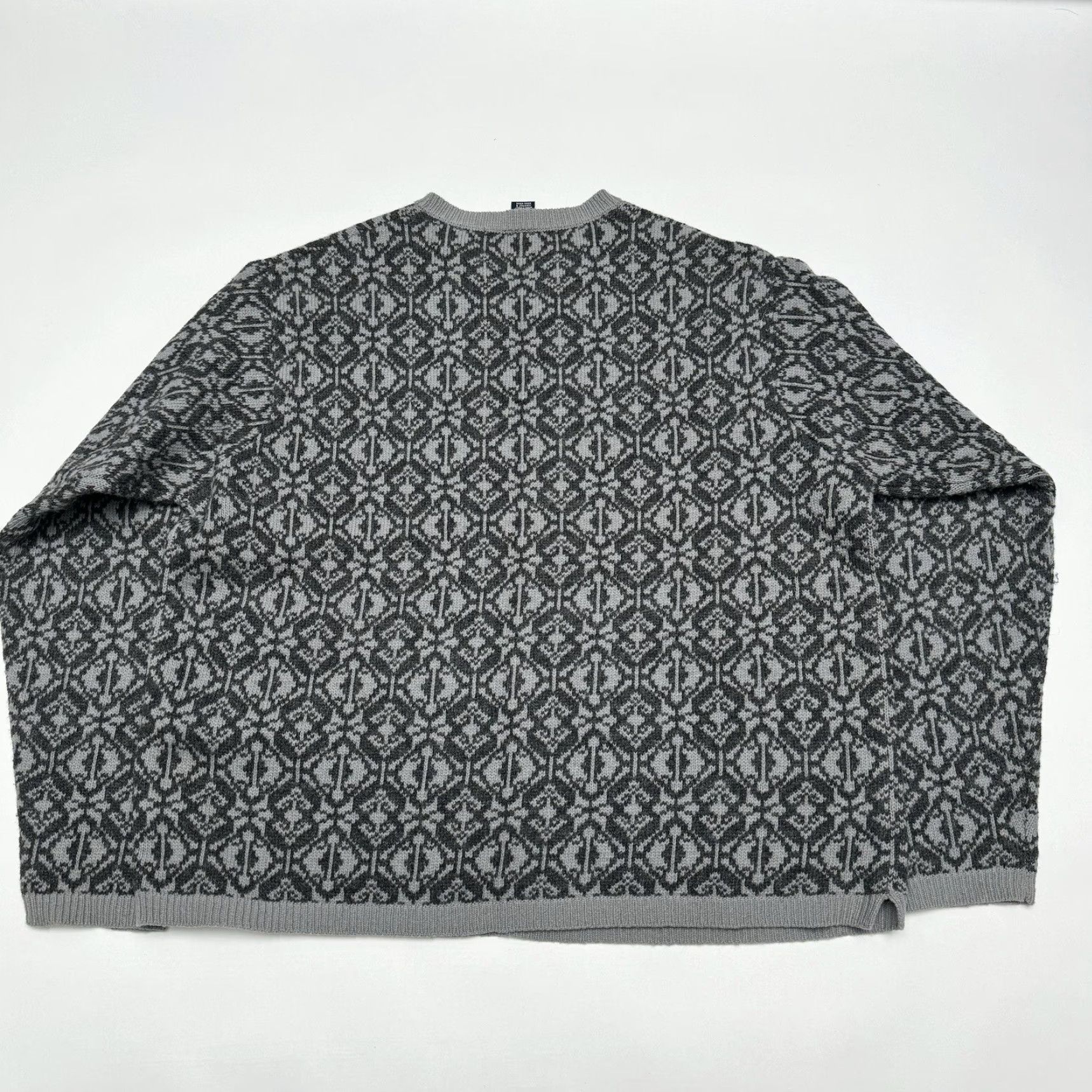 Gap GAP Men’s XL Grey 100% Lambswool V-Neck Sweater Geometric Y2K 2001 Pullover Mens Size US XL / EU 56 / 4 - 7 Thumbnail