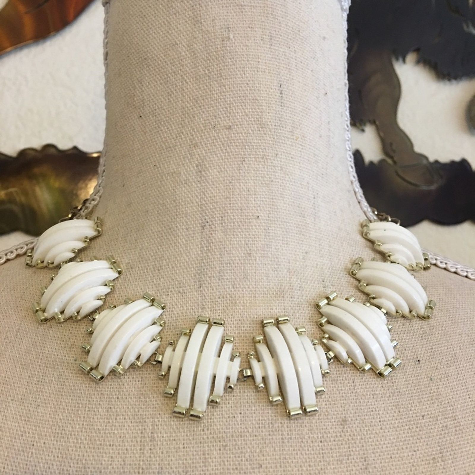 Vintage Vintage 70s waffle disc necklace and earring set Size ONE SIZE - 1 Thumbnail