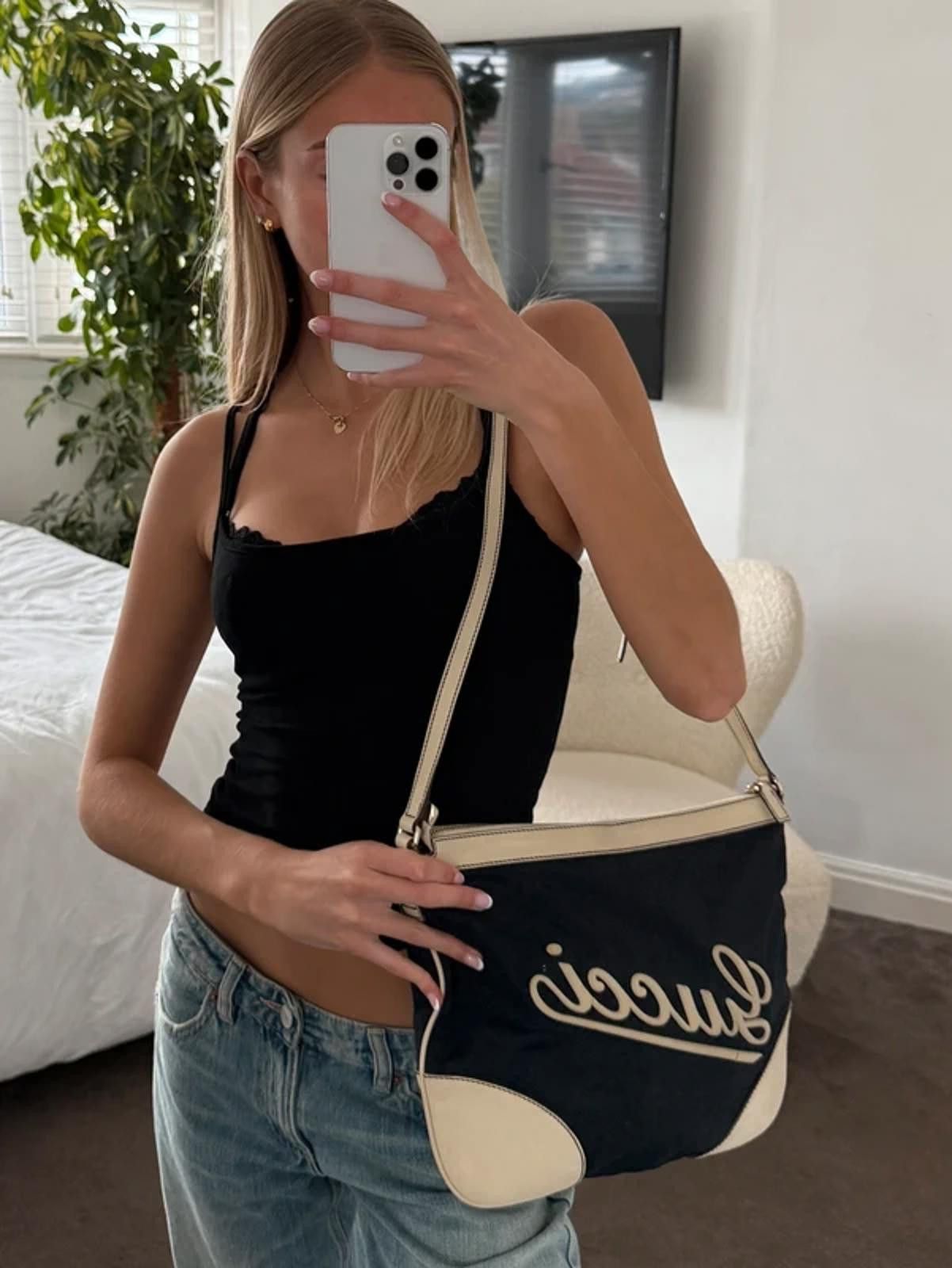 Gucci Gucci Script Logo Shoulder / Crossbody Bag Size ONE SIZE - 2 Thumbnail