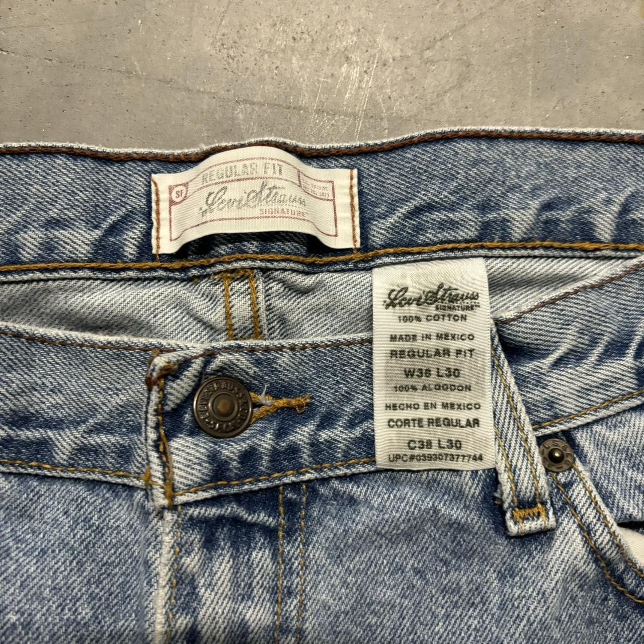 Levi's × Vintage Crazy Vintage Y2K/2000s Levi’s Light Wash Skater Denim Jeans! Size US 36 / EU 52 - 8 Thumbnail