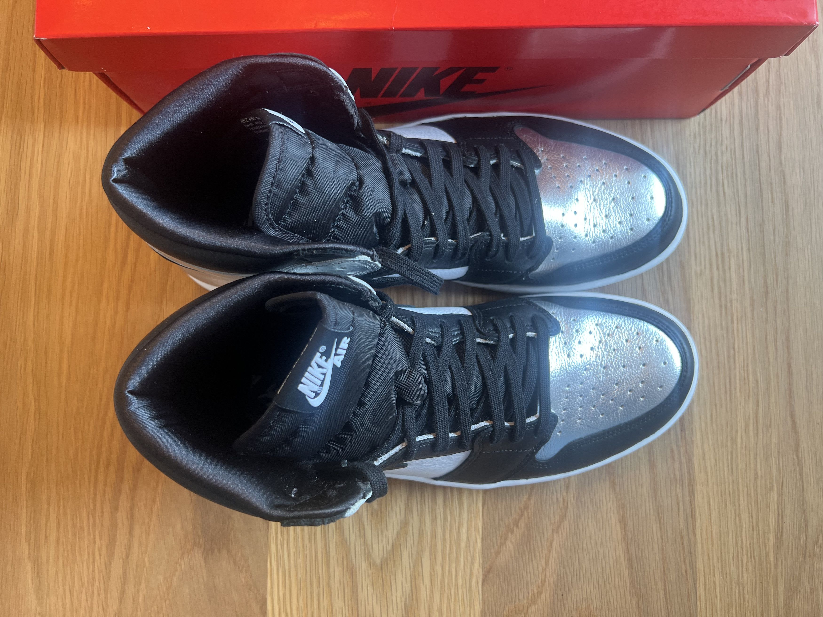 Nike Jordan 1 - Silver Toe Size US 10 / EU 43 - 3 Thumbnail