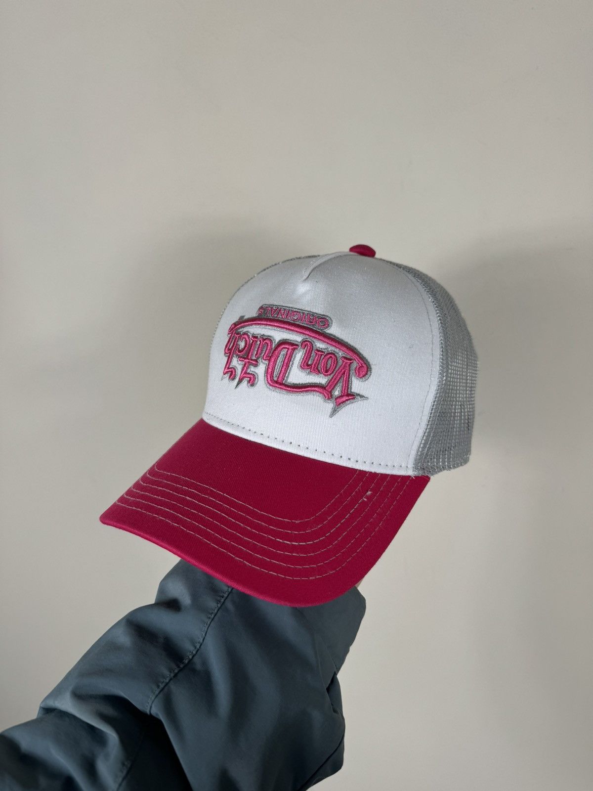 Von Dutch Von Dutch American 🇺🇸 inverted logo cap hat Size ONE SIZE - 1 Thumbnail