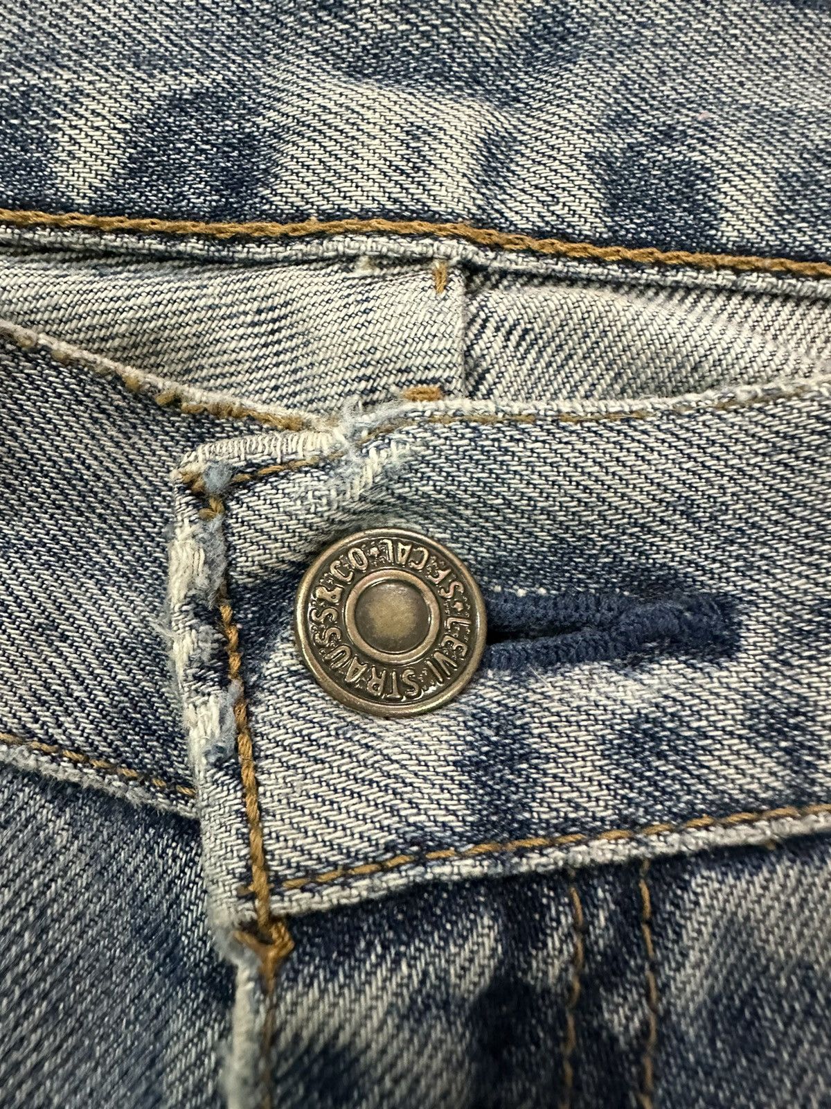 Levi's LEVIS 501 CUSTOM HIPPIE PATCHES DISTRESSED DENIM JEANS Size US 30 / EU 46 - 12 Thumbnail