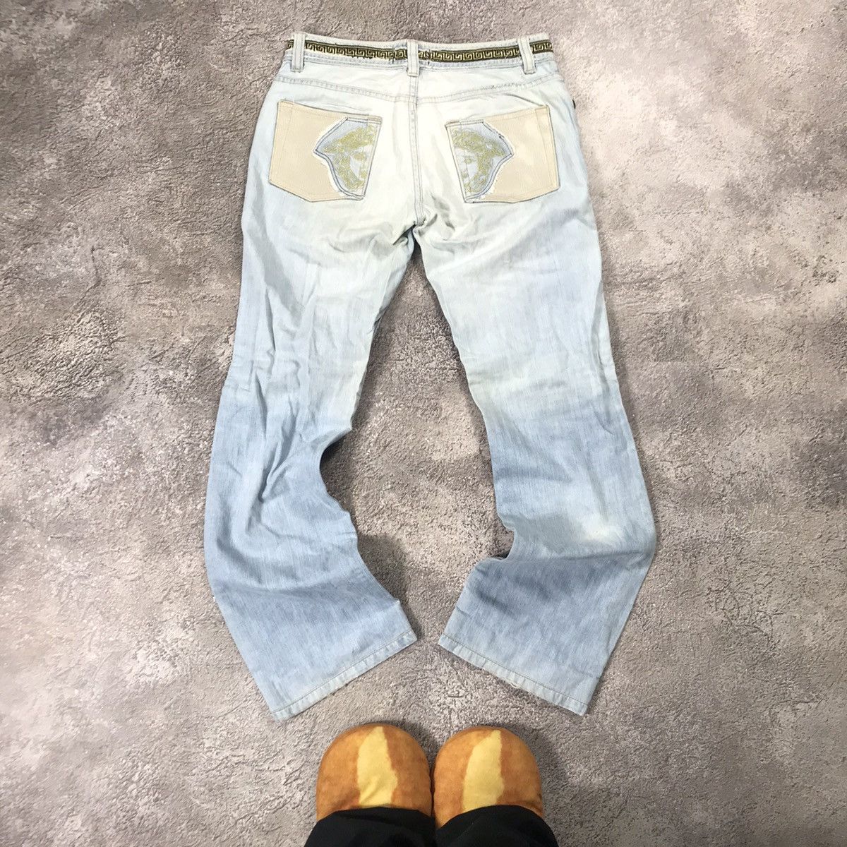 Vintage Vintage 90s Versace Jeans Couture Baggy Faded Jeans Logo 28 Size 28" / US 6 / IT 42 - 6 Thumbnail
