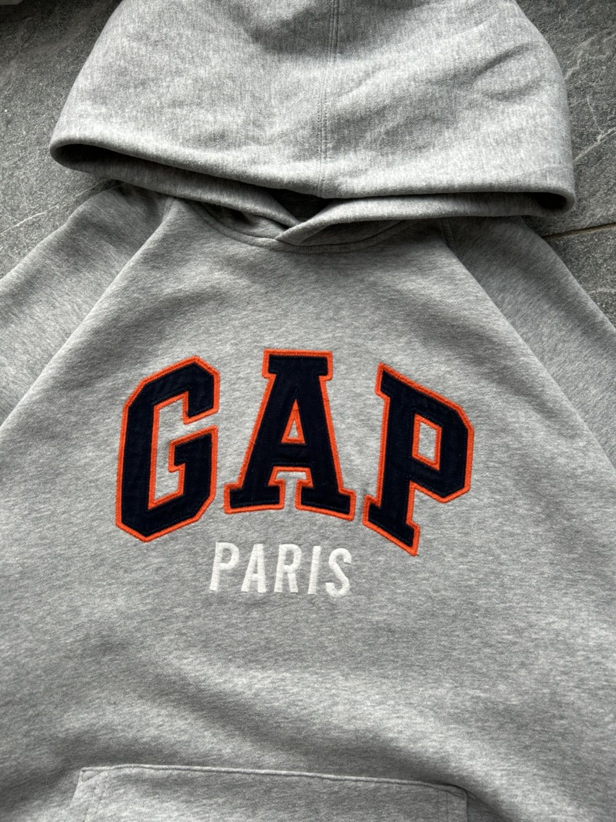 Gap Vintage hoodie gap paris big logo y2k boxy fit mans Size US L / EU 52-54 / 3 - 6 Thumbnail