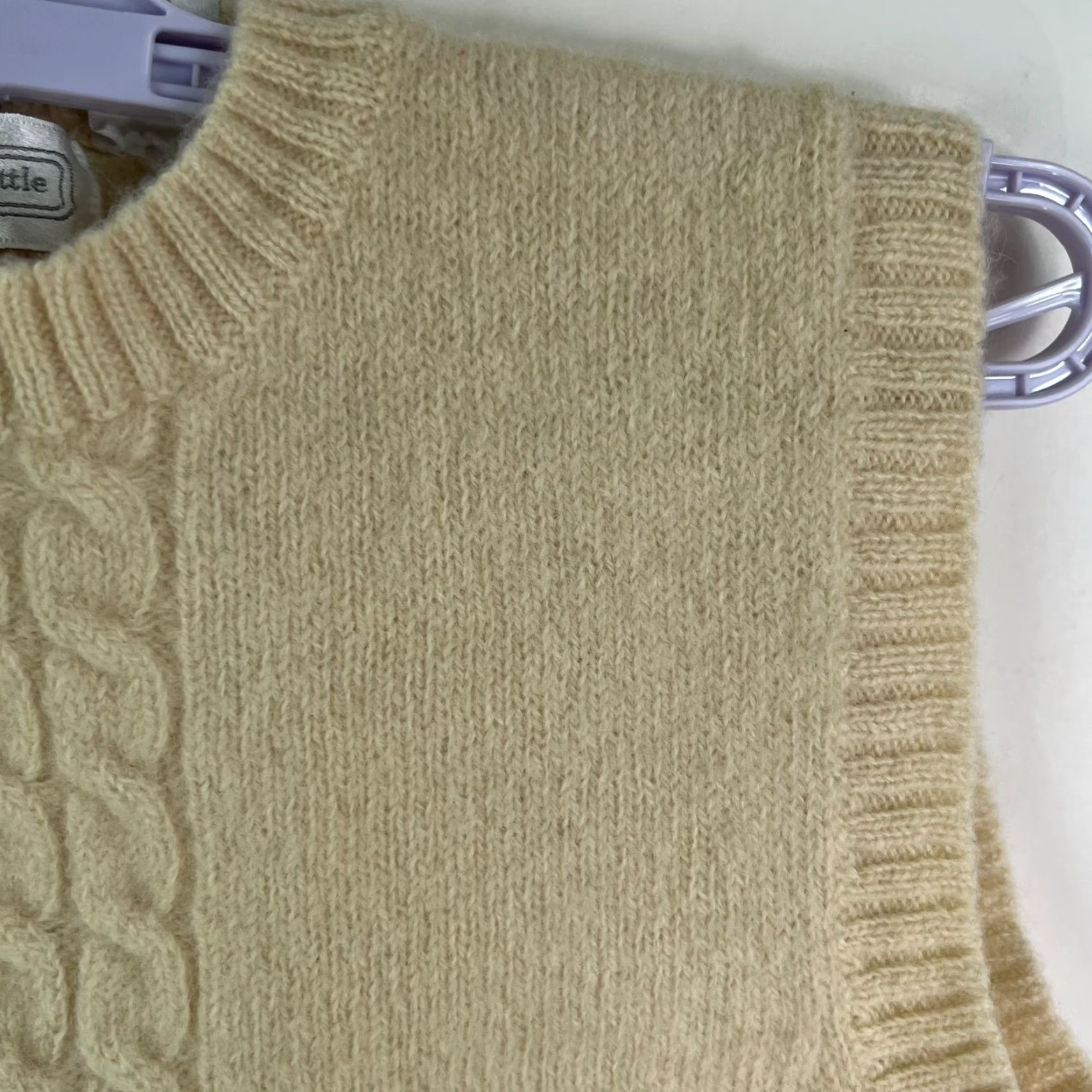 JW Anderson VINTAGE Anderson Little Vest Sweater Sleeveless Cable-Knit 100% Wool Ivory PM Petite Women Medium Ivory 90s City Classic Women’s Vest Size M / US 6-8 / IT 42-44 - 2 Thumbnail