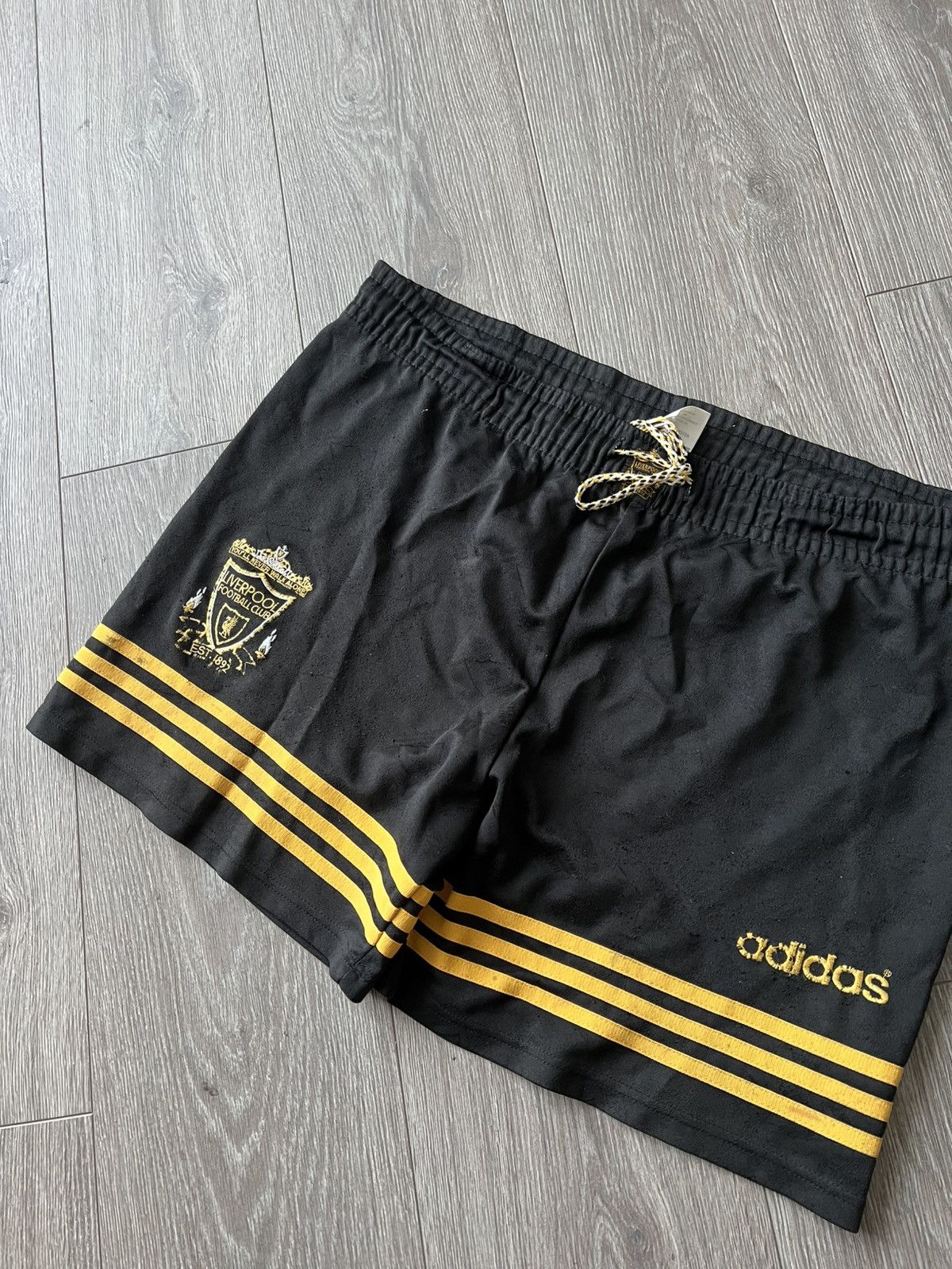 Adidas Vintage 90s Adidas Liverpool Shorts Football Soccer Size US 36 / EU 52 - 3 Thumbnail