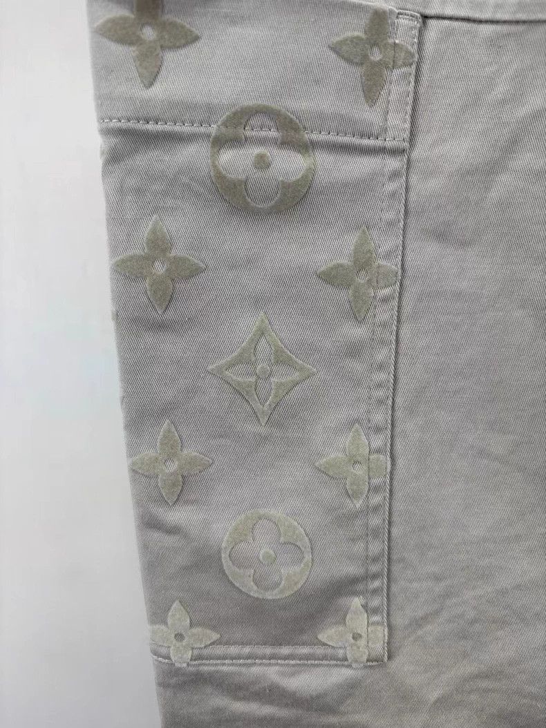 Louis Vuitton LOUIS VUITTON size US 50 24 new khaki flocked logo work st Size US 34 / EU 50 - 3 Thumbnail