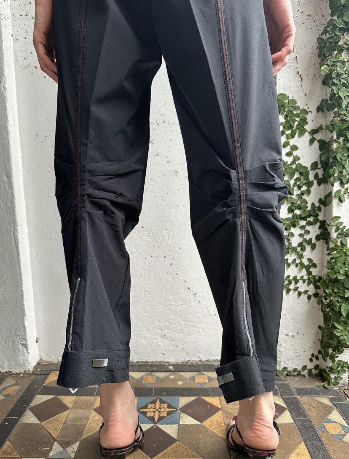 Marithe + Francois Girbaud Marithé + François Girbaud Tech Cargo Pant Size 25" / US 0 / IT 36 - 4 Thumbnail