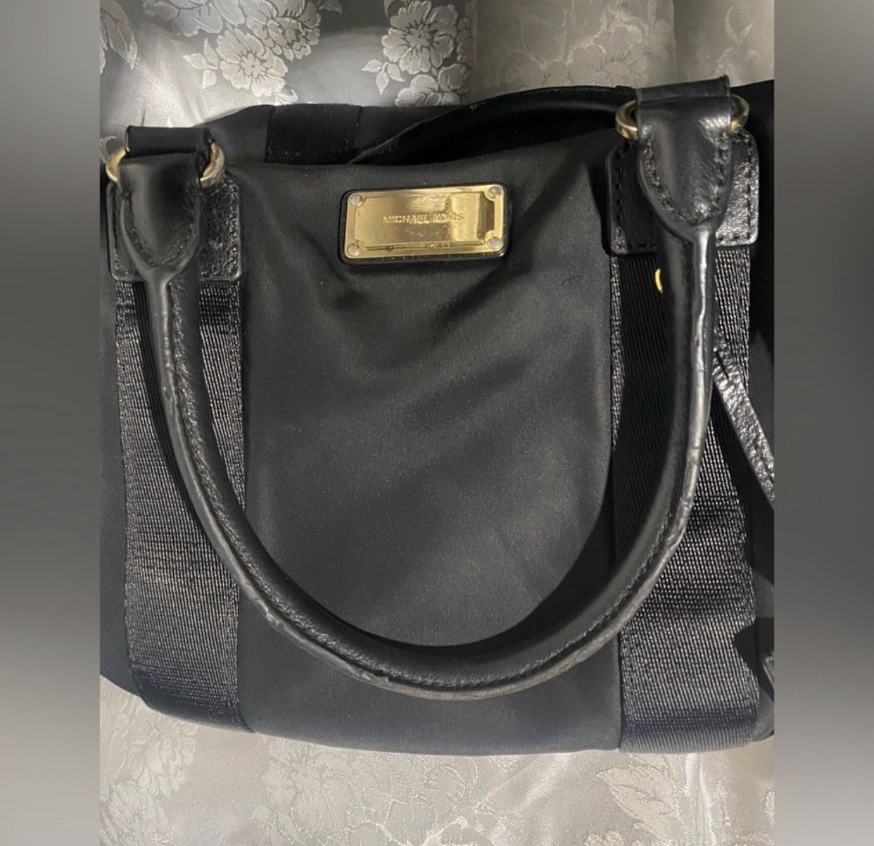 Michael Kors Michael Kors Black Nylon Satchel Tote Bag Gold Hardware Size ONE SIZE - 9 Thumbnail