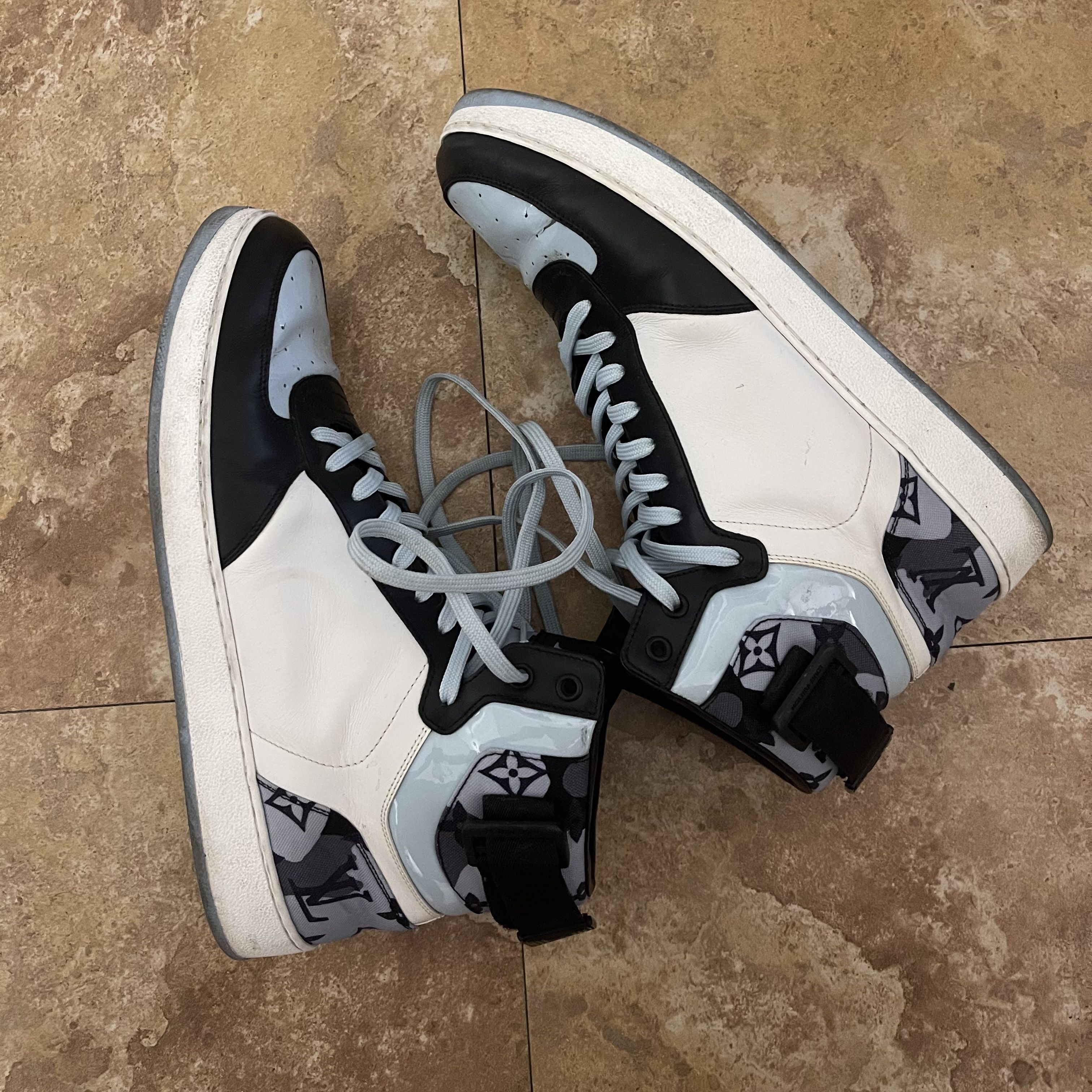 Louis Vuitton Louis Vuitton Rivoli High Top Sneaker Size US 8 / EU 41 - 1 Thumbnail