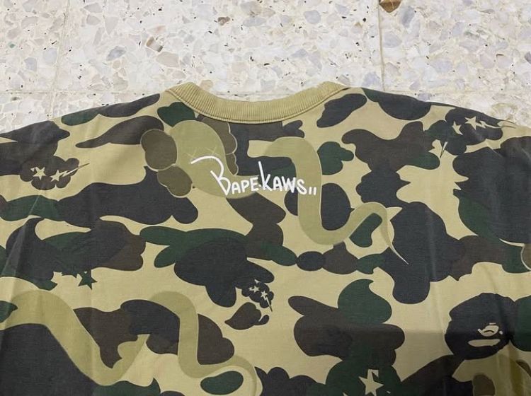 Bape × Kaws BAPE x KAWS REVERSIBLE 1st CAMO Size US L / EU 52-54 / 3 - 2 Thumbnail