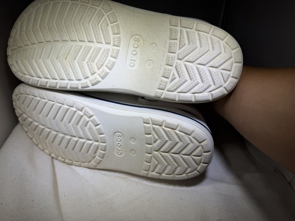 Crocs PreOwned Crocs White With Charms Men's 12 Size US 12 / EU 45 - 5 Thumbnail