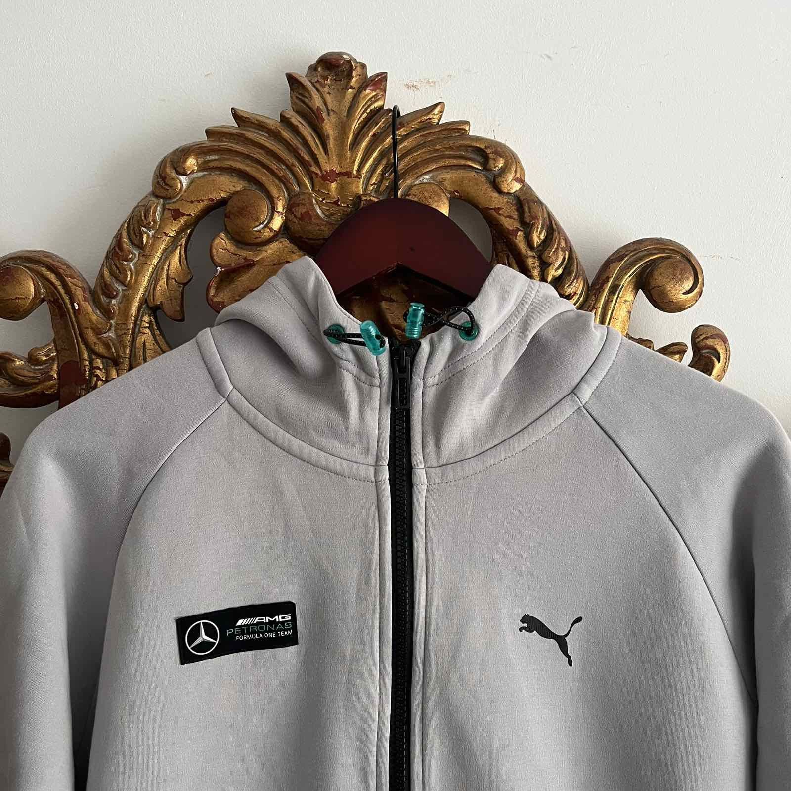 Puma Mercedes AMG Petronas Full Zip Hoodie Racing F1 Team Sz XL Size US XL / EU 56 / 4 - 4 Thumbnail
