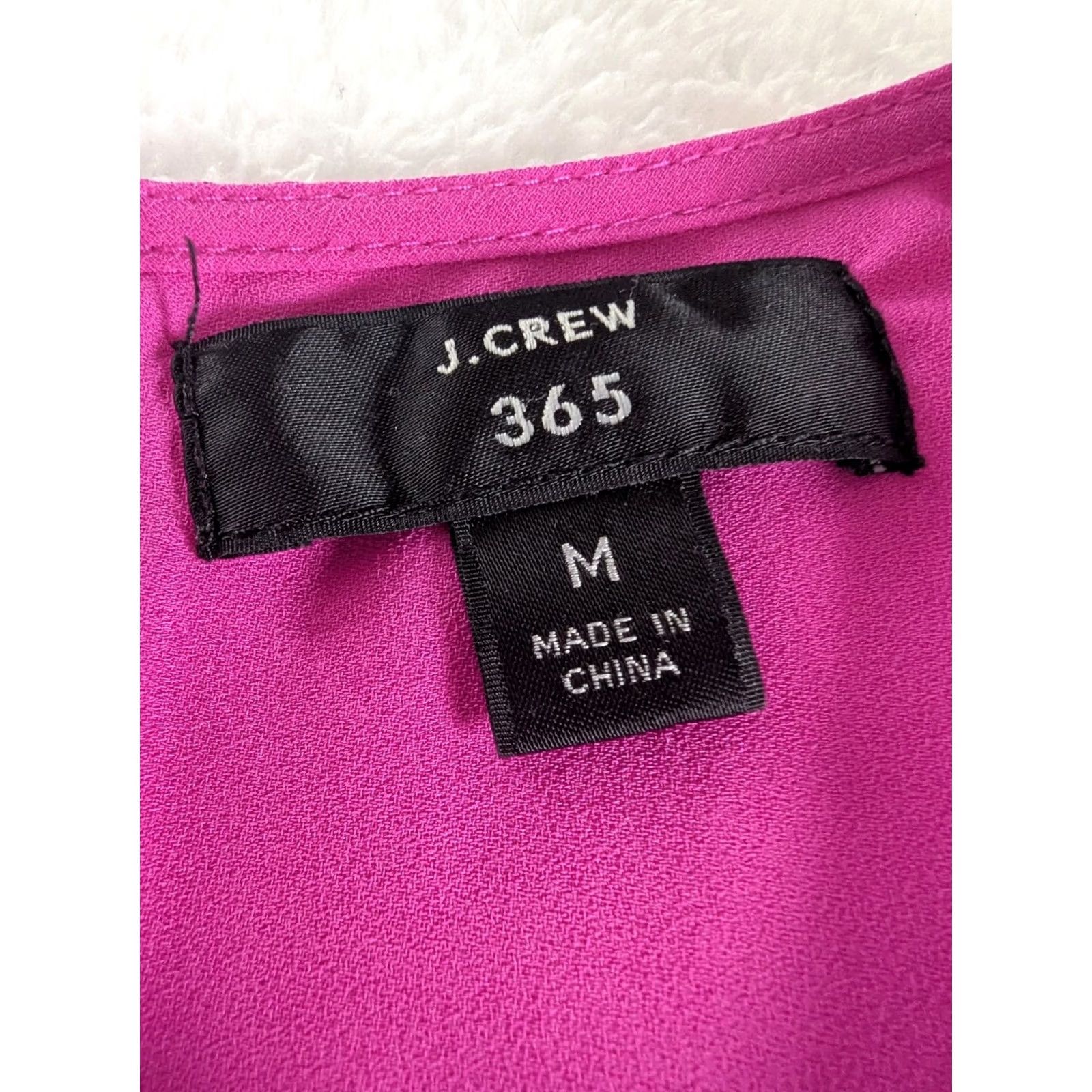 J.Crew J.CREW 365 Fuchsia Long Sleeve Blouse Women's Sz M Office Women's Blouse Pink Knit? Size M / US 6-8 / IT 42-44 - 3 Thumbnail
