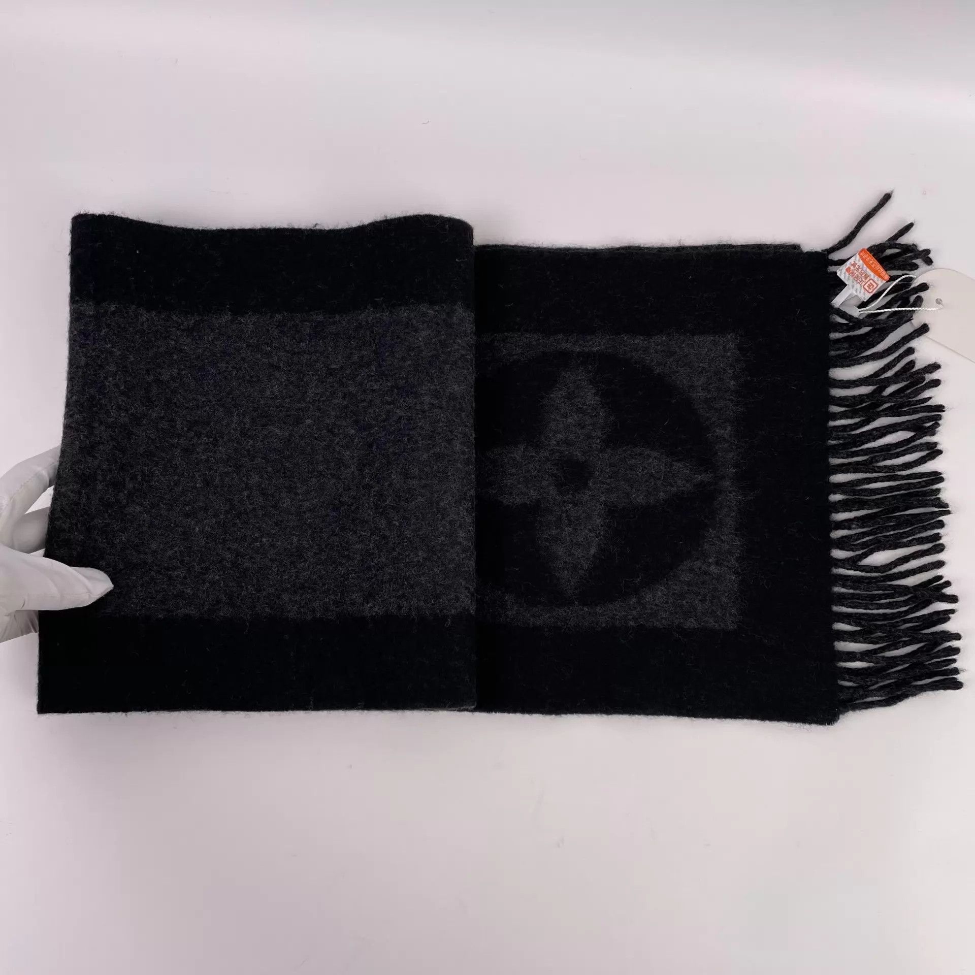 Louis Vuitton LV Black Embossed Scarf Size ONE SIZE - 3 Thumbnail
