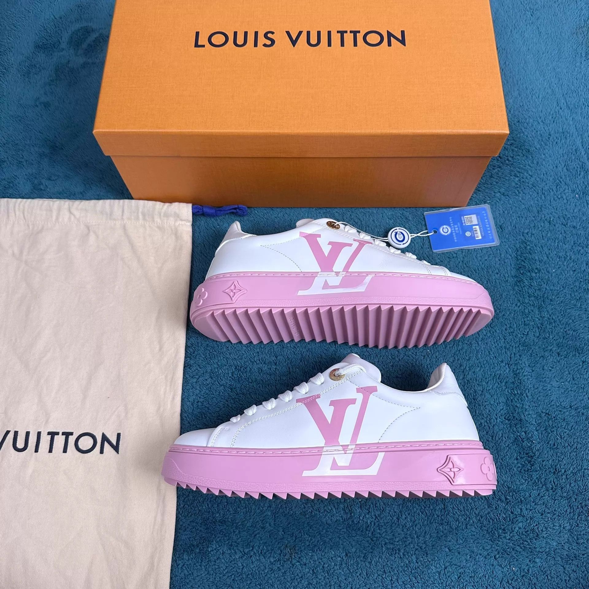 Louis Vuitton LV Time Out Low-Top Leather Sneaker White & Pink Size US 5 / IT 35 - 2 Thumbnail