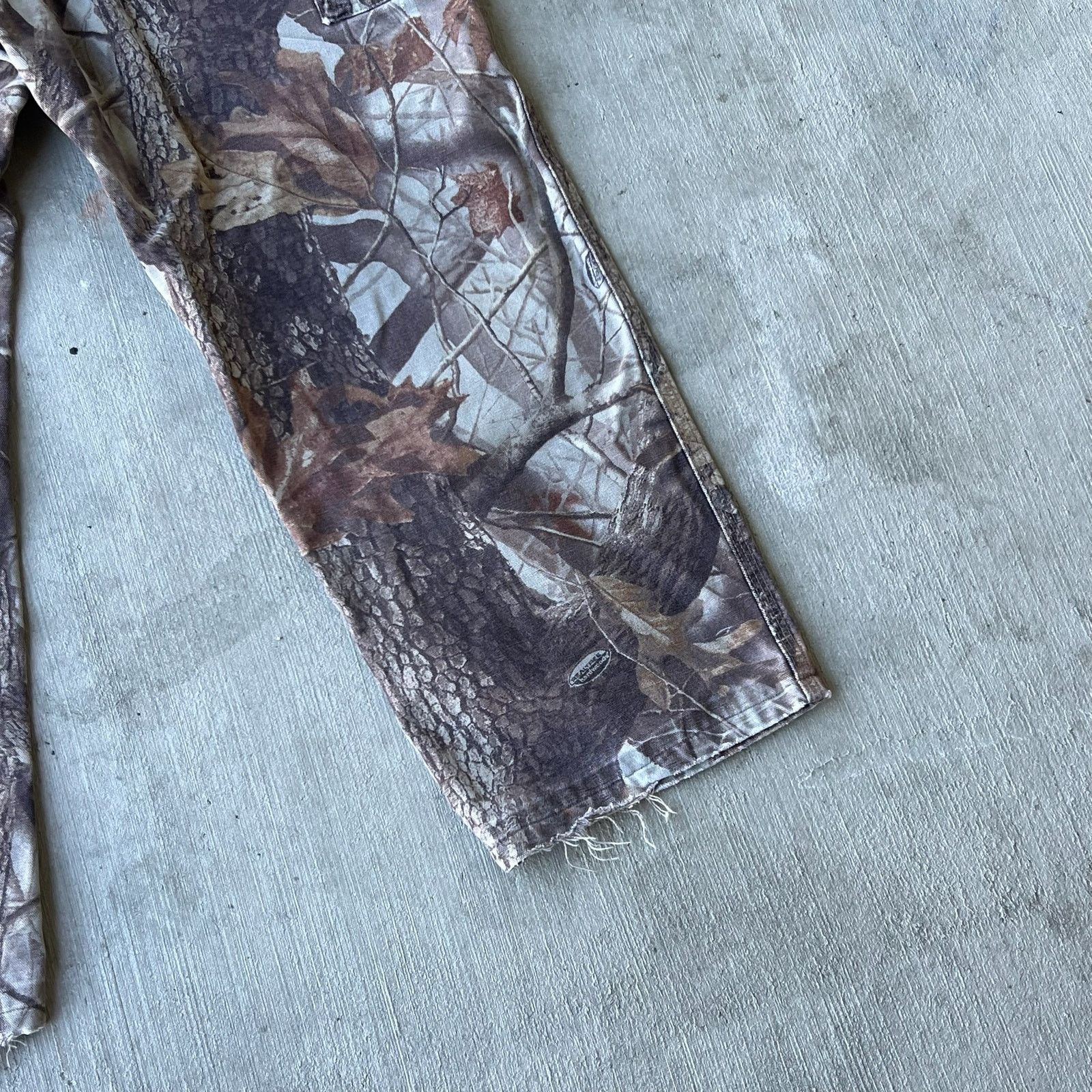 Carhartt × Vintage Carhartt realtree camo work wear carpenter pants Size US 35 - 12 Thumbnail