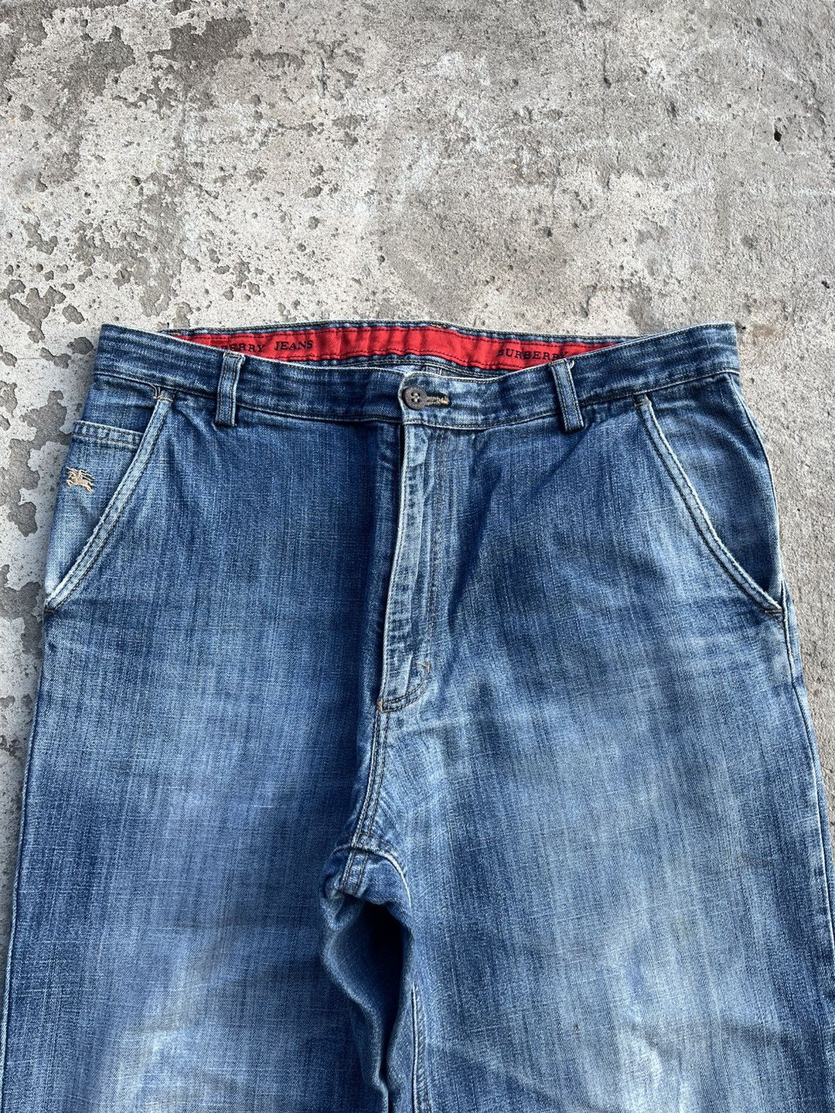 Burberry BURBERRY Vintage Distressed Faded Straight Fit Denim Jeans Size US 32 / EU 48 - 2 Thumbnail