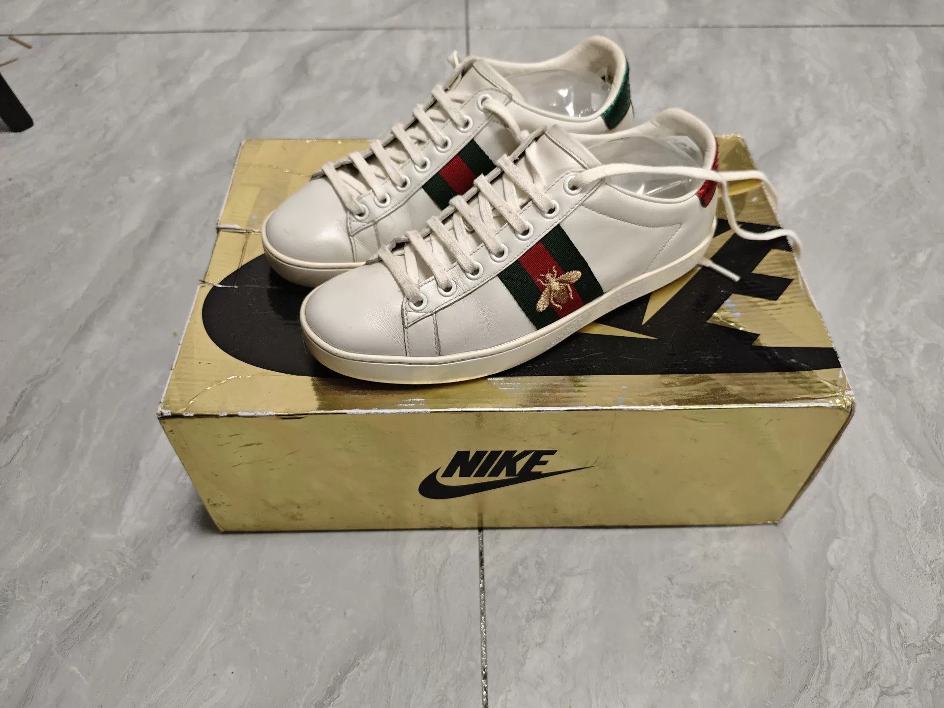 Gucci Gucci Embroidered Green Lowtop Sneakers us_6-5 Women Size US 6.5 / IT 36.5 - 1 Thumbnail