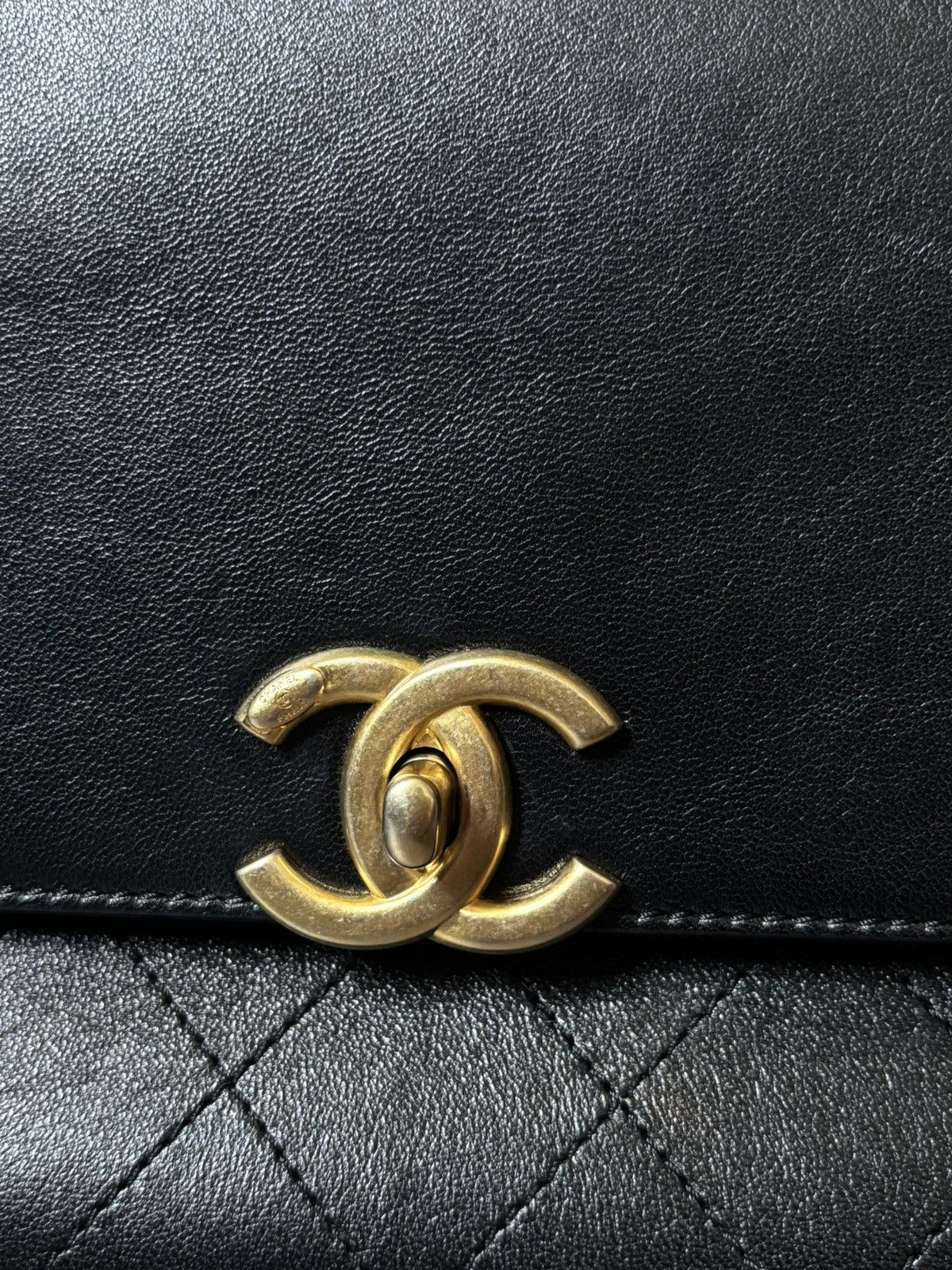 Chanel Coco Chanel Luxe Leather Handbag Size ONE SIZE - 3 Thumbnail