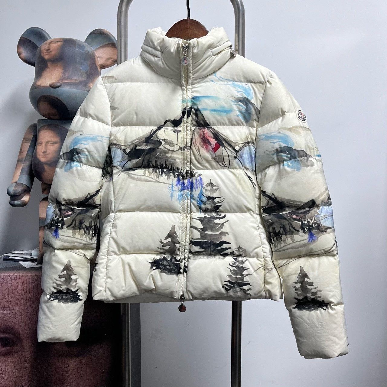Moncler Moncler Down Printed Down Jacket M Women Size M / US 6-8 / IT 42-44 - 1 Thumbnail