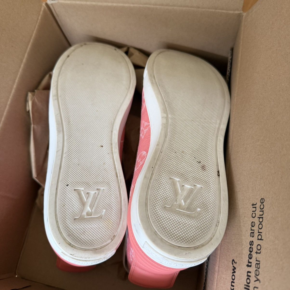 Louis Vuitton AUTHENTIC Louis Vuitton High Cut Monogram Denim Sneakers Size US 7 / IT 37 - 13 Thumbnail