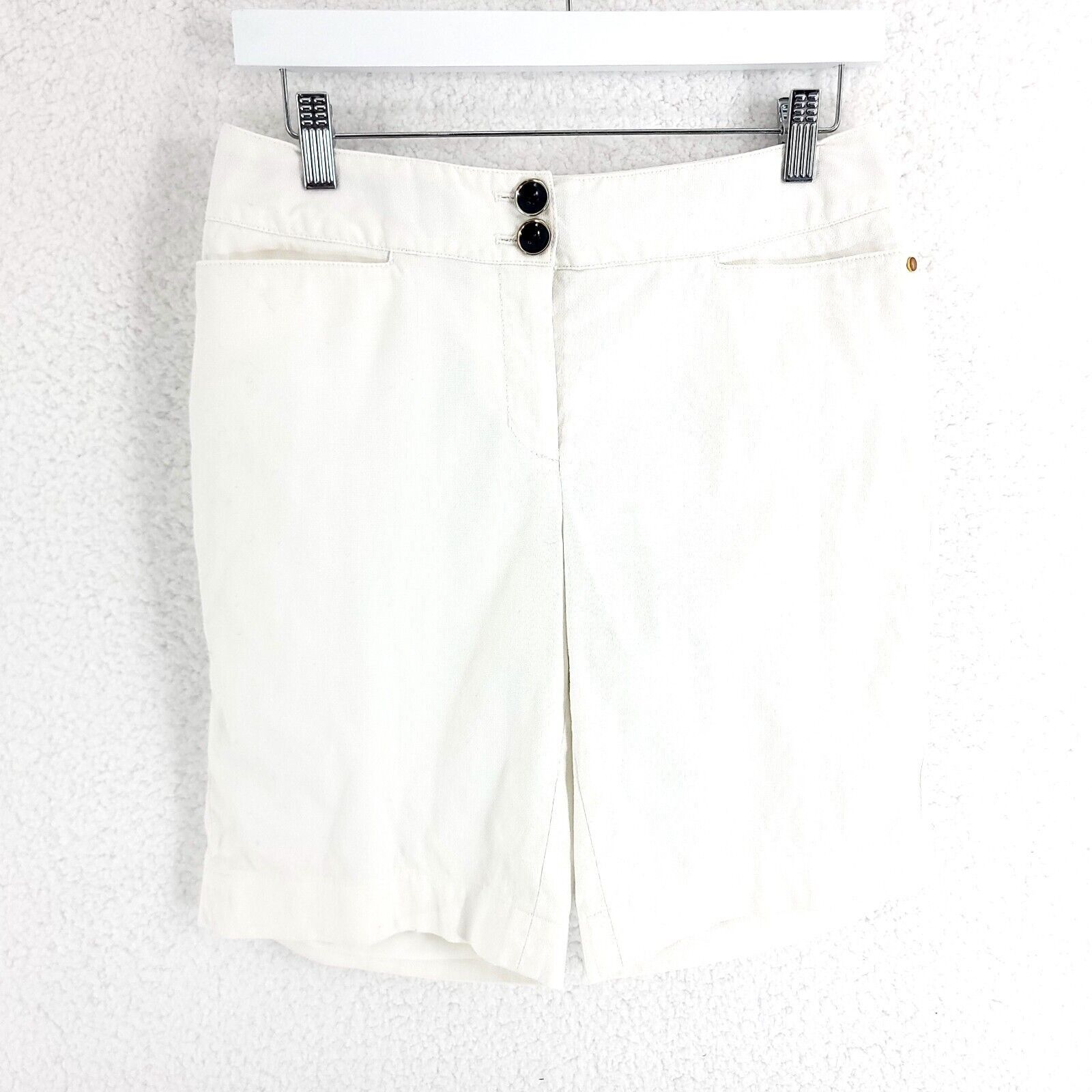 White House Black Market White House Black Market White Denim Mid Rise Size 4 Jean Sh Size 27" / US 4 / IT 40 - 1 Thumbnail