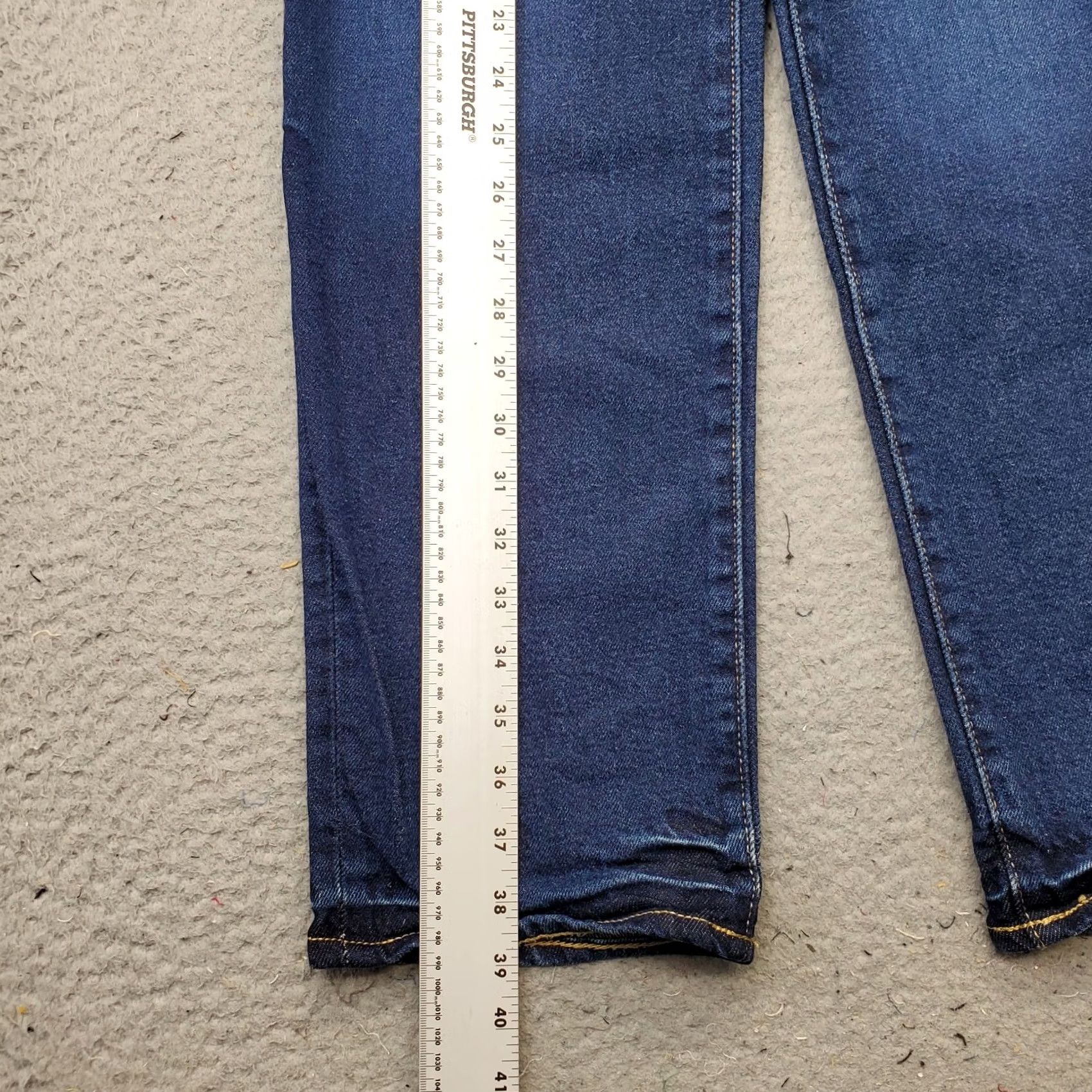 Old Navy Old Navy Jeans Women Size 0 Blue Denim O.G. Loose Fit High Rise Secret-Smooth Pockets Size 25" / US 0 / IT 36 - 3 Thumbnail