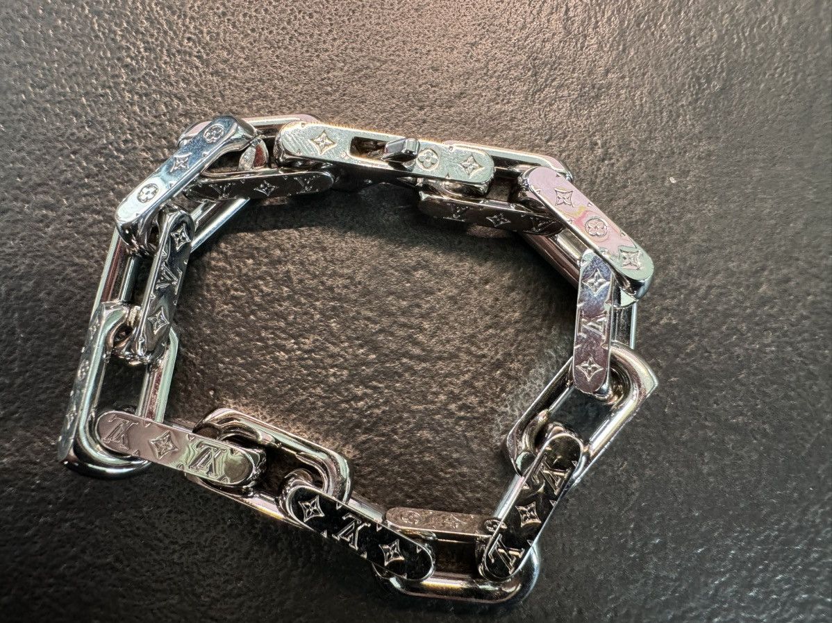 Louis Vuitton Louis Vuitton Monogram Chain Bracelet Size ONE SIZE - 12 Thumbnail