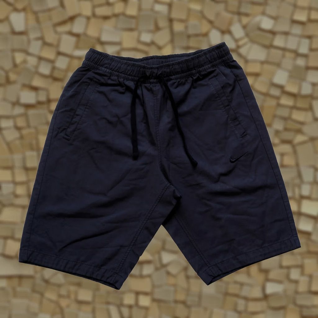 Nike VINTAGE Nike Shorts Active 9" Embroidered Mini Swoosh Black M 28" Waist 2018 90s Y2K Retro Sports Mens Size US 31 - 1 Thumbnail