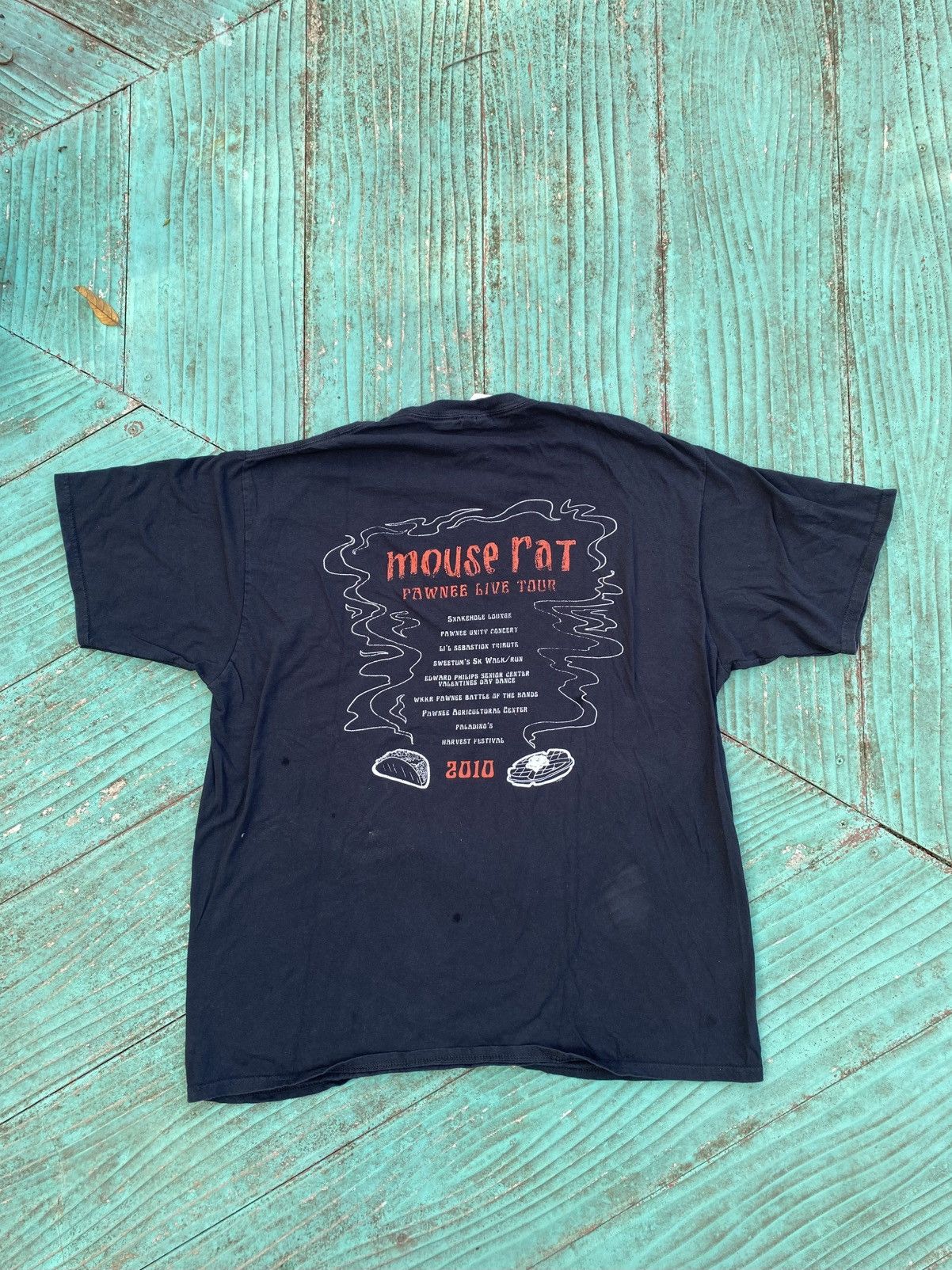Port & Company Parks And Recreation Mouse Rat Black Graphic 2010 Size US XL / EU 56 / 4 - 5 Thumbnail