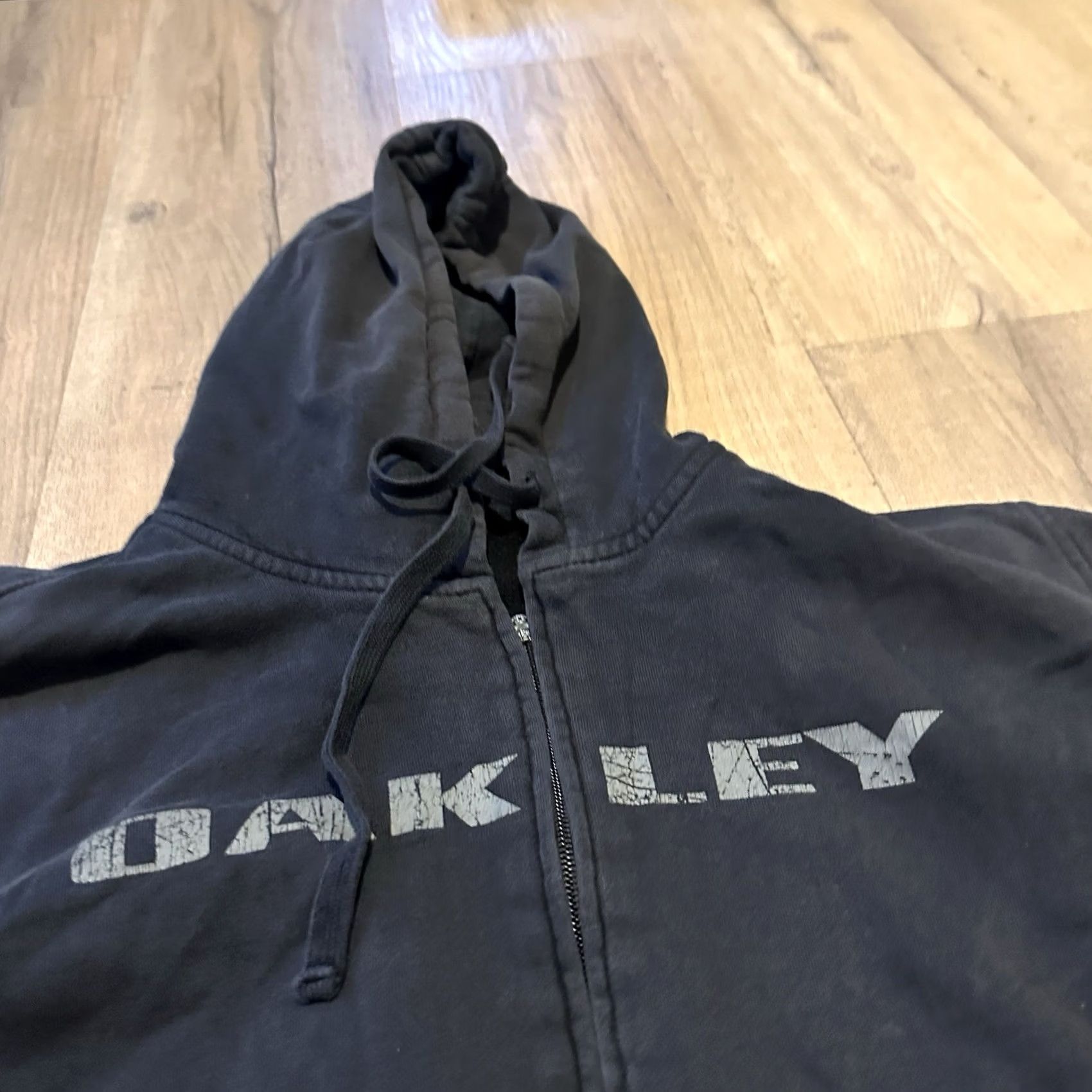 Oakley VINTAGE Oakley Hoodie Mens Medium Full Zip Grunge Skater Faded Black Y2K Size US M / EU 48-50 / 2 - 2 Thumbnail