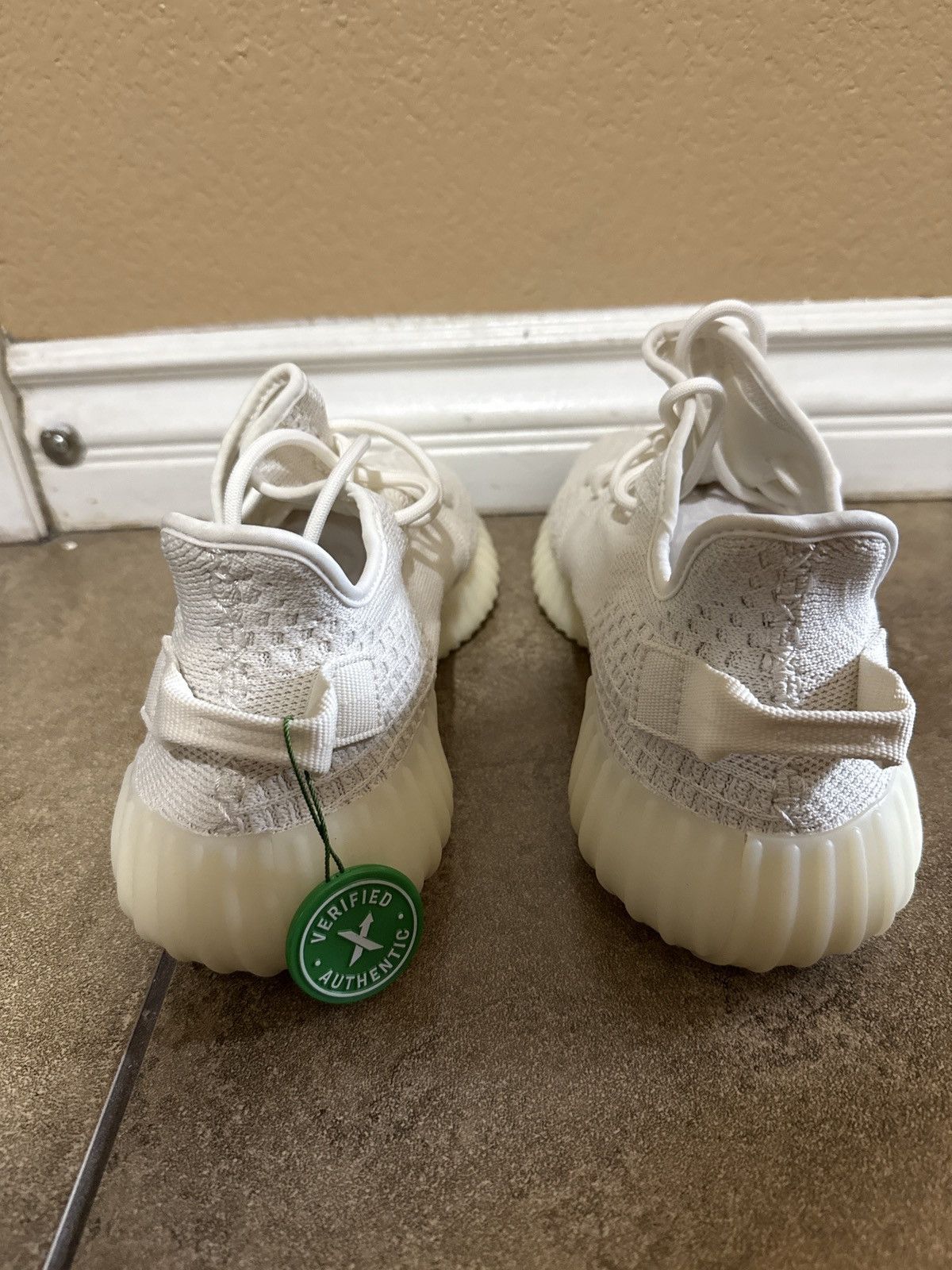 Yeezy Yeezy Boost 350 V2 Bone Size US 10 / EU 43 - 4 Thumbnail