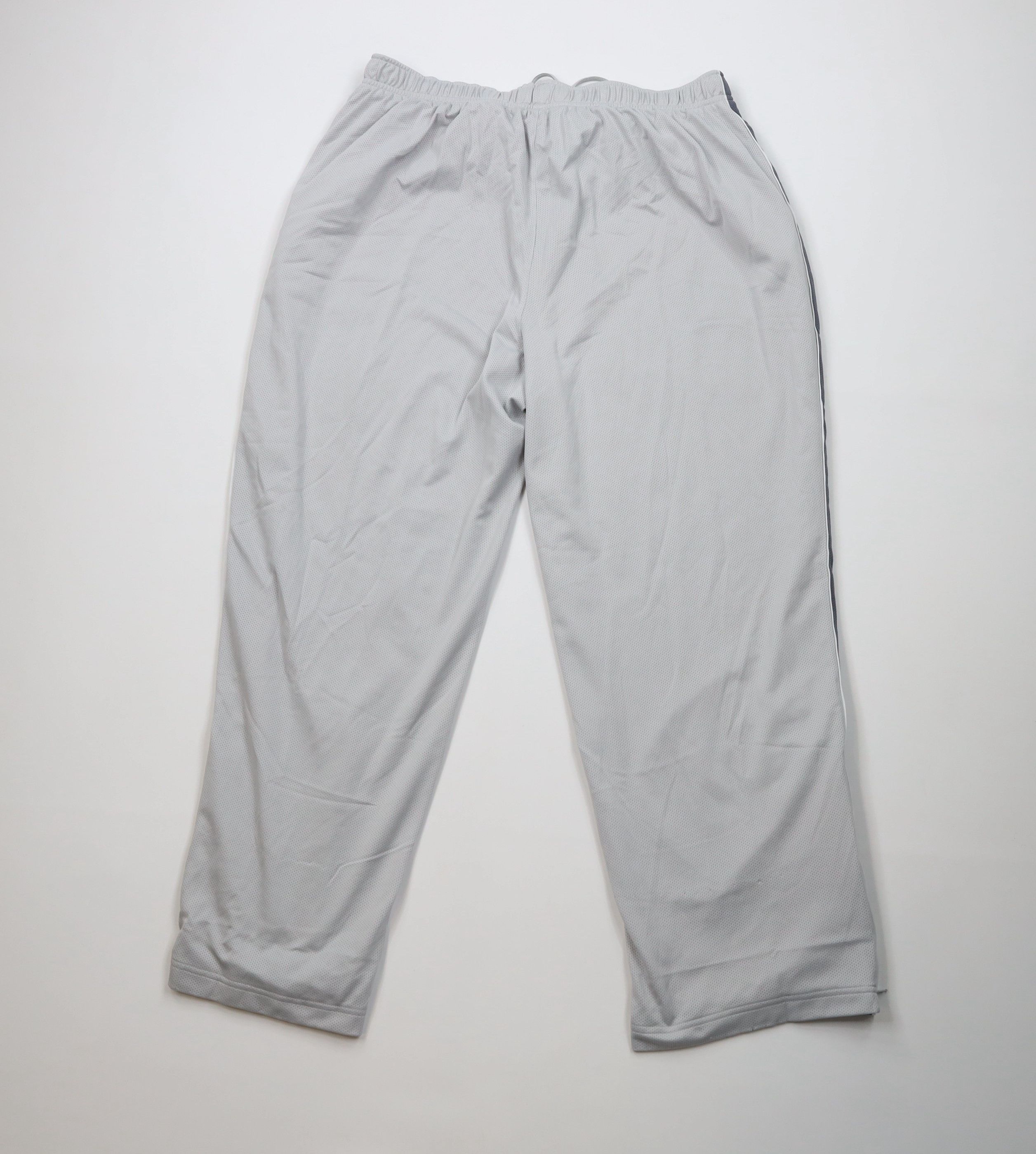 Vintage Vintage 90s Streetwear Block Mesh Knit Wide Leg Pants Gray Size US 38 / EU 54 - 9 Thumbnail
